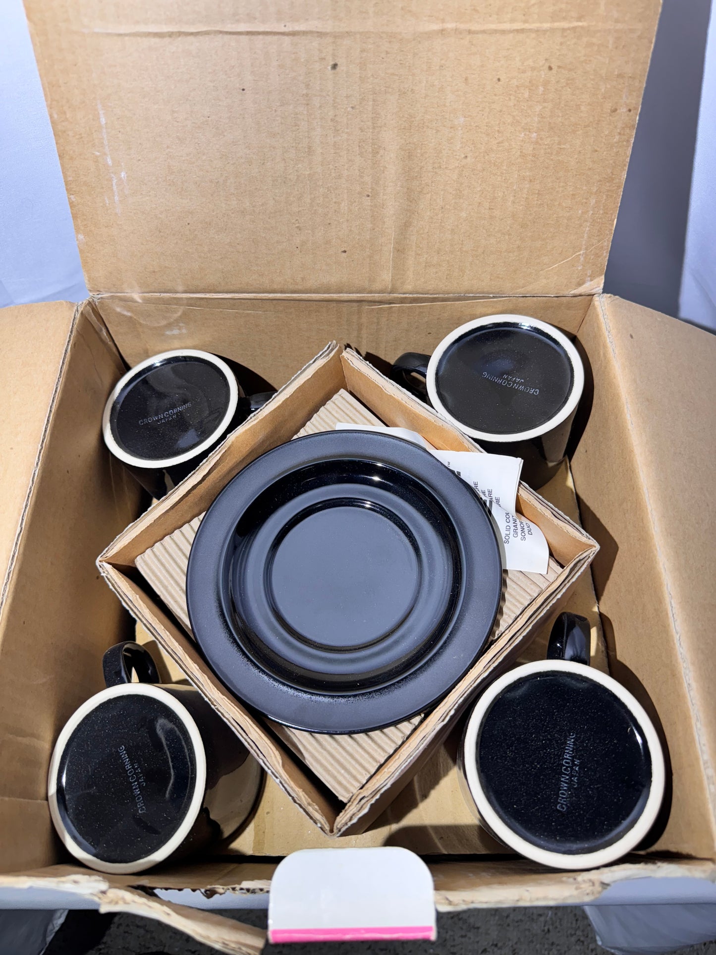 Crown Corning 20 piece Dinnerware set-9230-BBK- Stoneware - Black