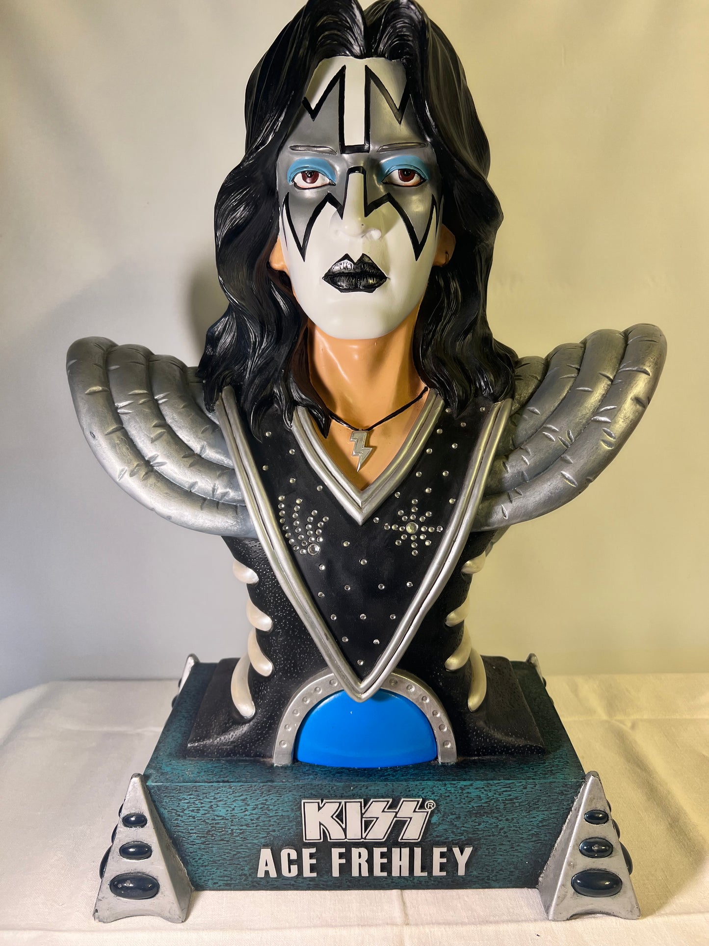 Rare- KISS - set of 4 Bust- 1999 Licensed arranged by Signatures Superstars-