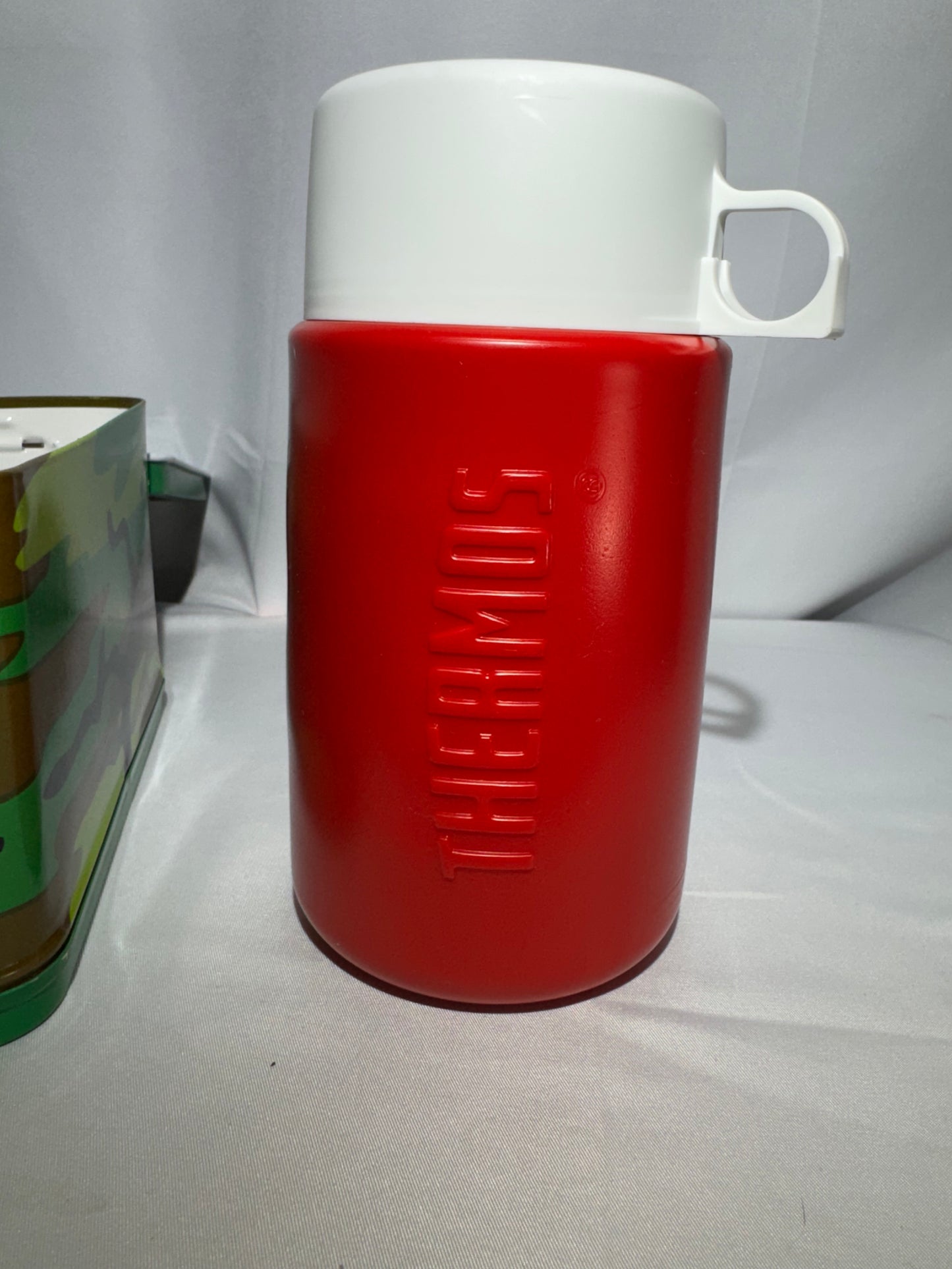 Vintage 1985 Rambo First Blood Part II Metal Lunchbox Thermos Sylvester Stallone with paper