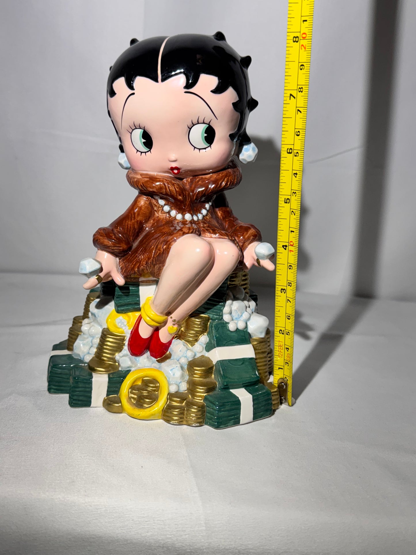 Betty Boop Piggy Bank – King Features Syndicate 2000 – Product #686417