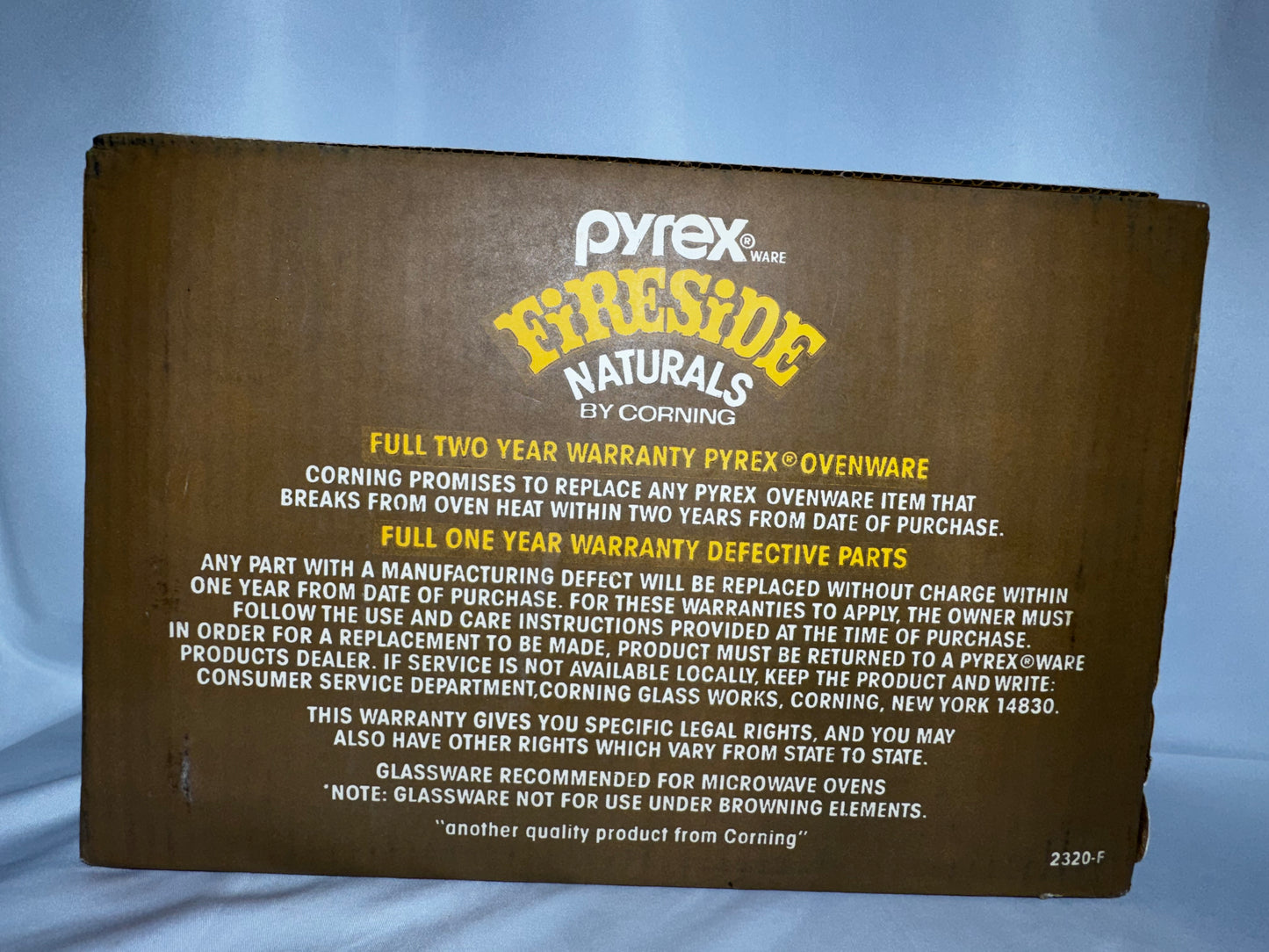 Vintage Pyrex Fireside Naturals 2320-F Amber Glass 2 Qt Baking Dish w/ Rattan Basket in Box