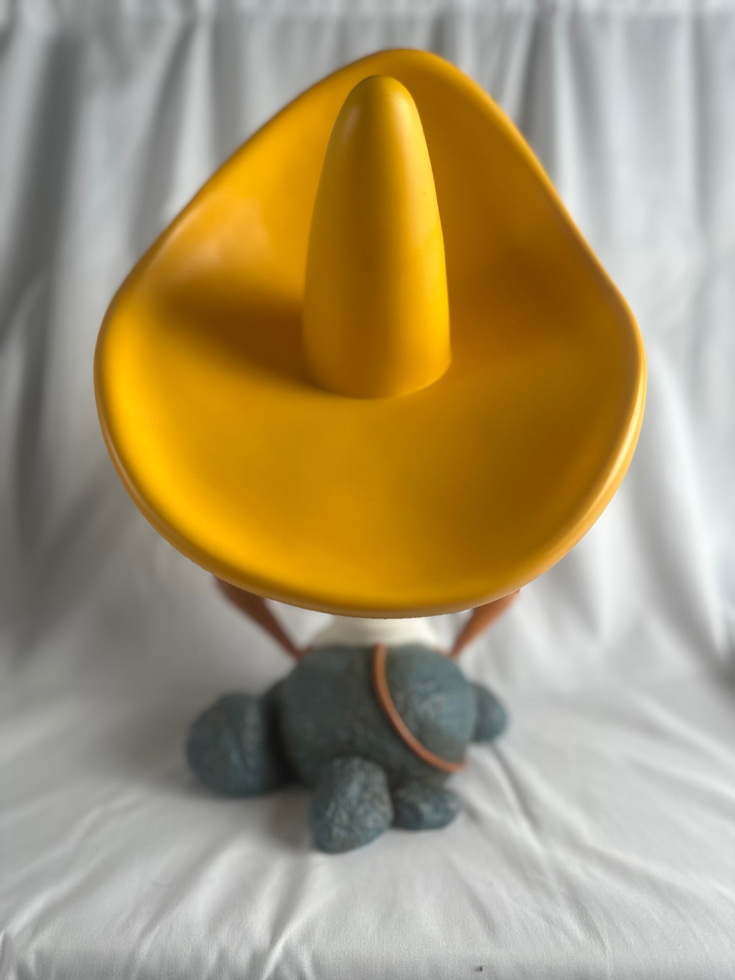 **Collectible Speedy Gonzalez - 15.5” statue -2000 -Warner Brothers - Looney Tunes**