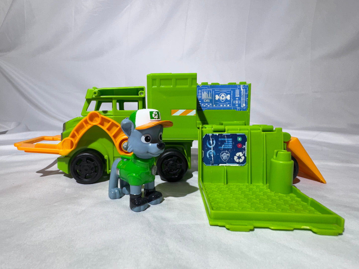 PAW Patrol Big Truck Pups Truck Stop HQ Playset – Complete Crew & Trucks