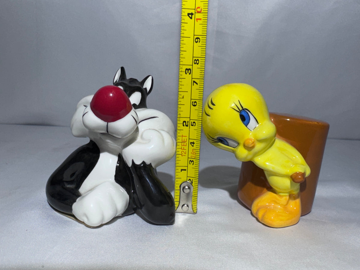 Vintage 1996 Looney Tunes Sylvester the Cat & Tweety Bird Ceramic Salt and Pepper Shakers – Tropico Diffusion