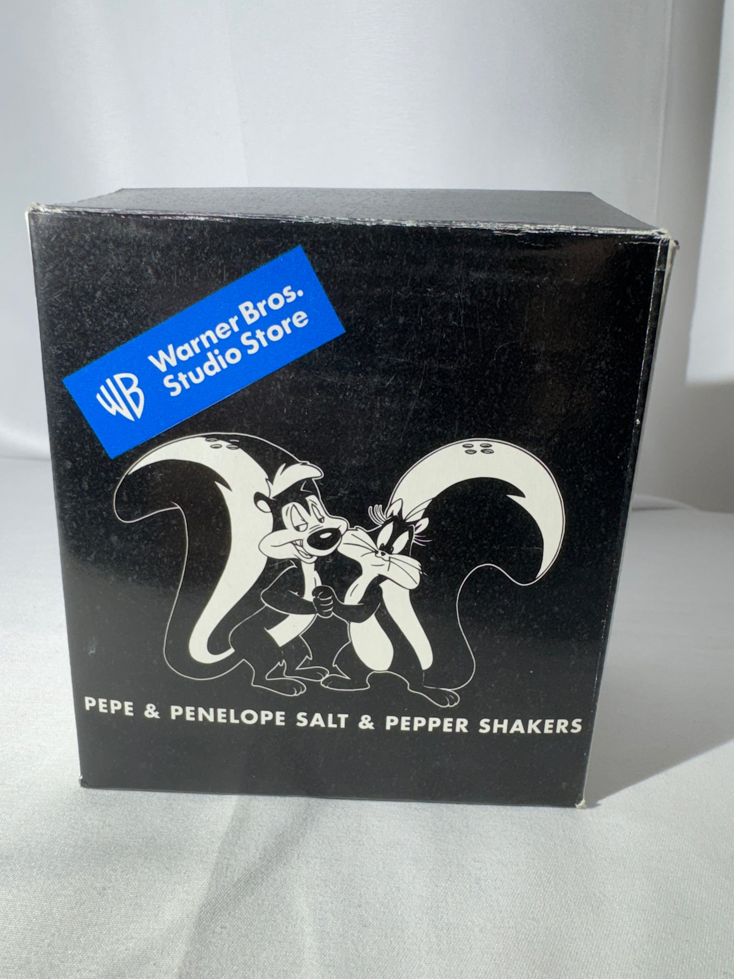 Pepe Le Pew and Penelope-Salt and Pepper Shakers -Warner Brothers-Looney Tunes