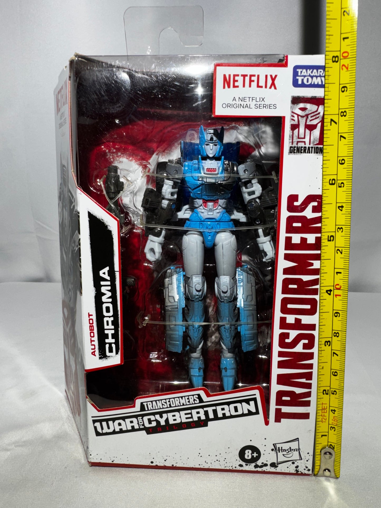 Hasbro Transformers Generations War for Cybertron Series-Inspired Deluxe Class Chromia action figure