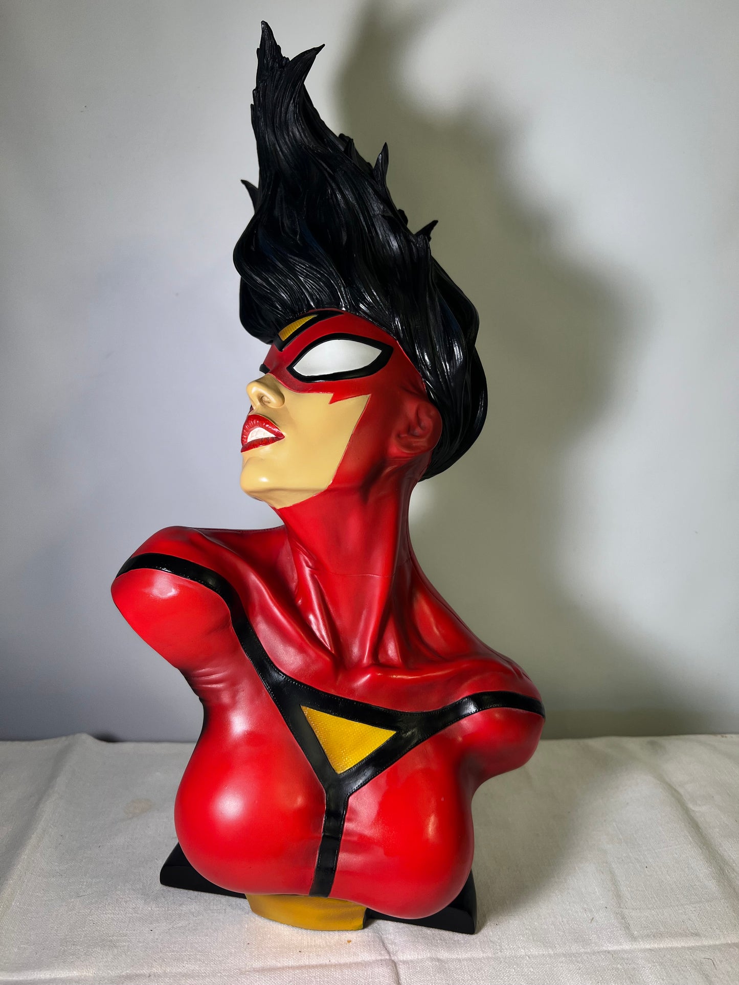 Spider Woman- Marvel- Sideshow Collectibles-66/200- with original box- 2010