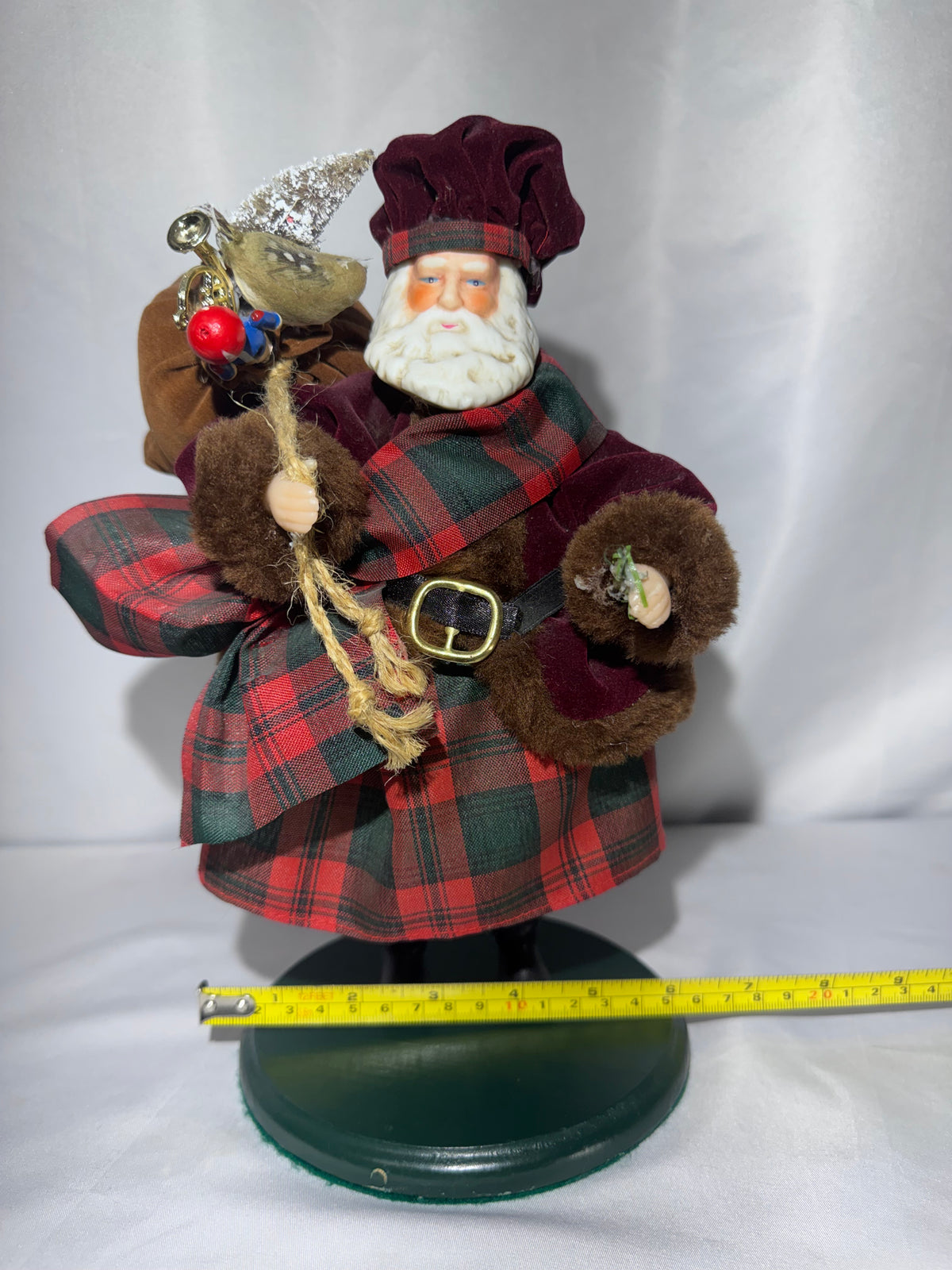 Vintage House of Lloyd Christmas Around the World Santa MacGregor Scottish Santa Figurine – 1990s