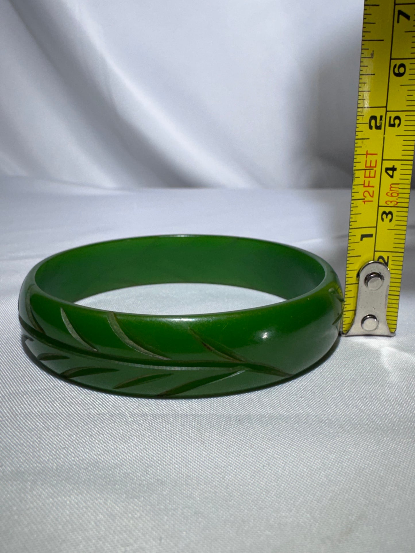 Vintage Carved Translucent Spinach Green Bakelite/Catalin Bengal – Rare Antique Jewelry