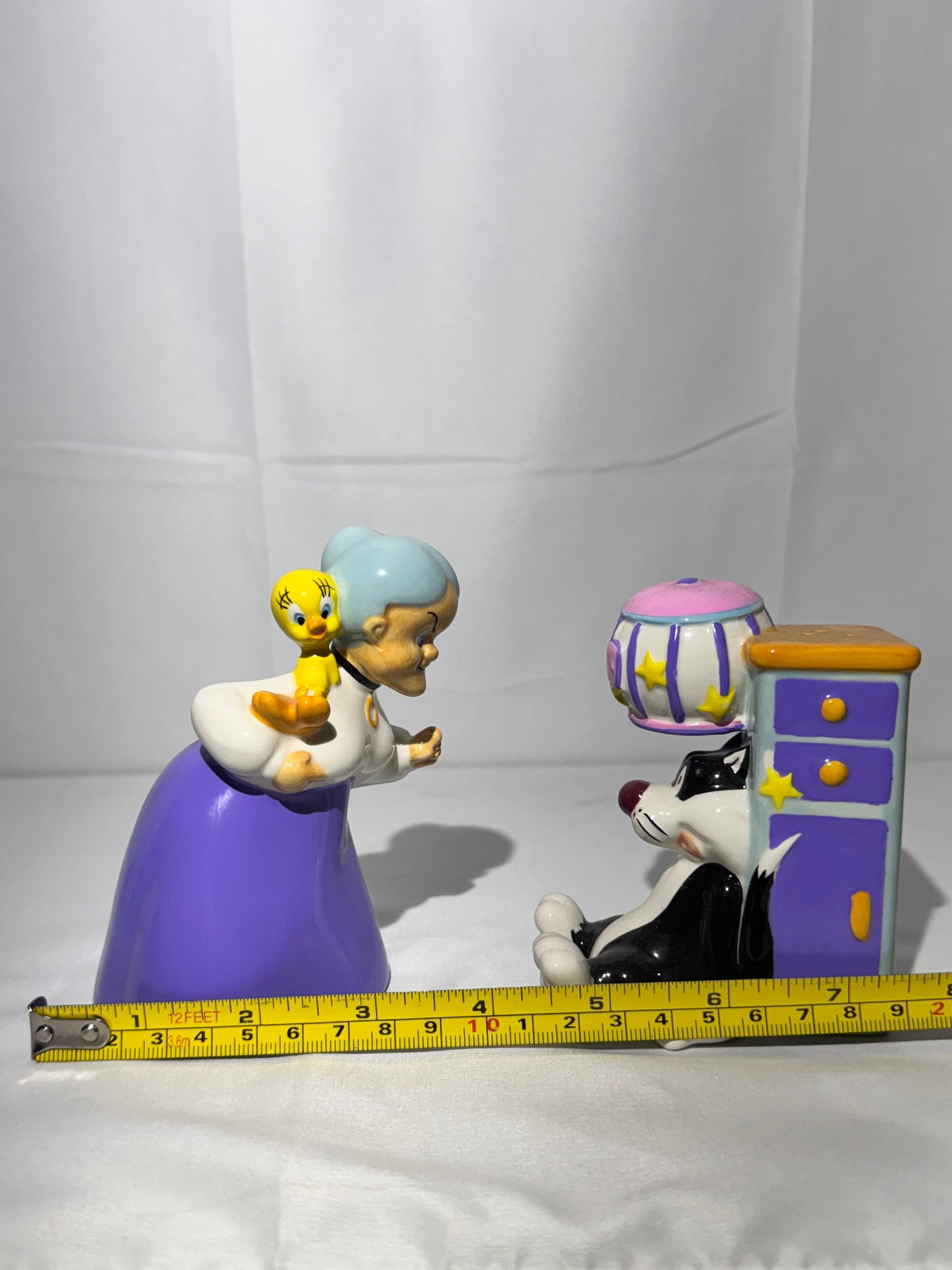 Looney Tunes Granny & Sylvester with Tweety Bird Salt and Pepper Shakers – Warner Brothers