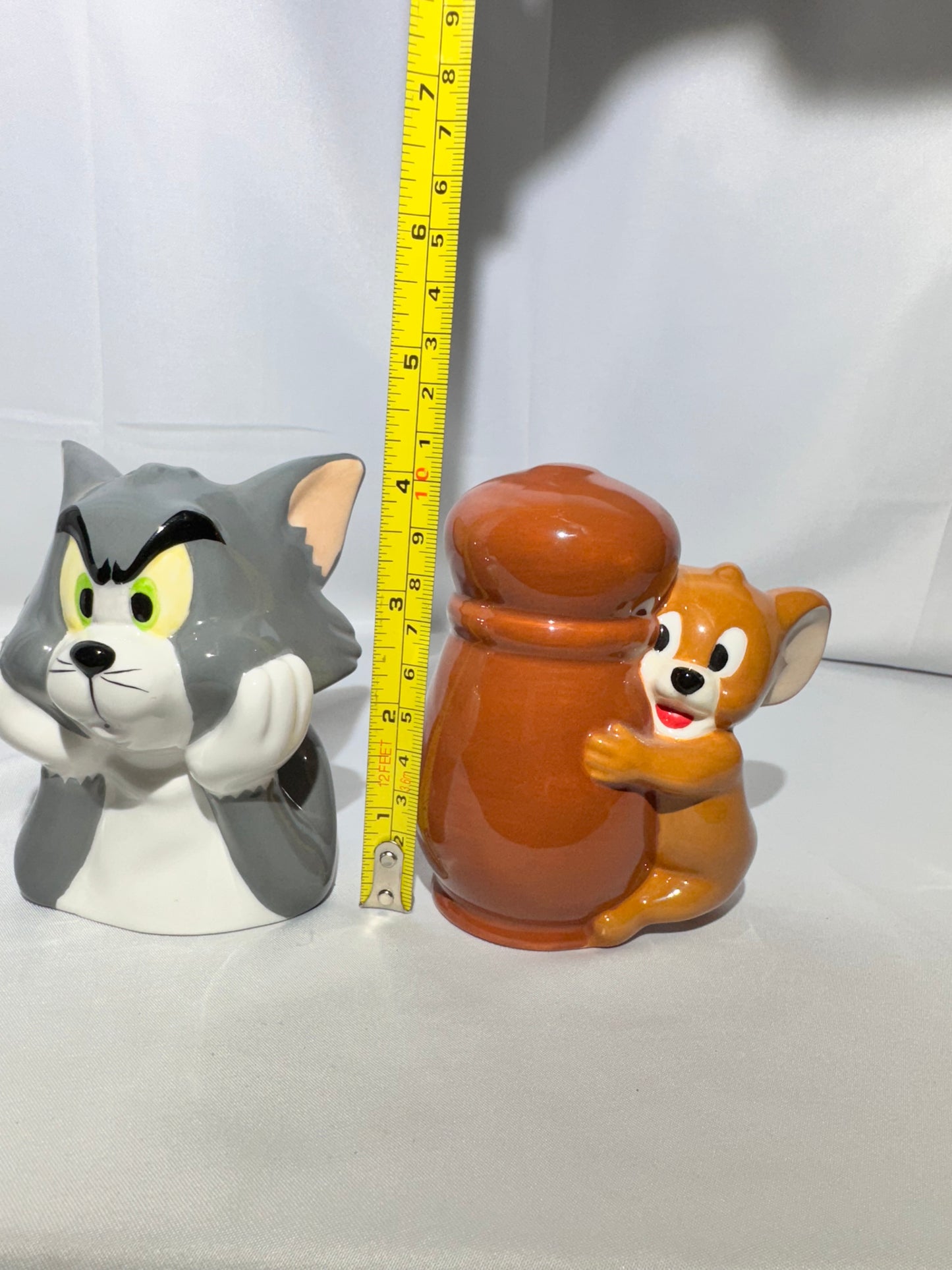 Vintage Tom and Jerry Salt & Pepper Shaker Set – 2001 Hanna-Barbera – Original Stoppers