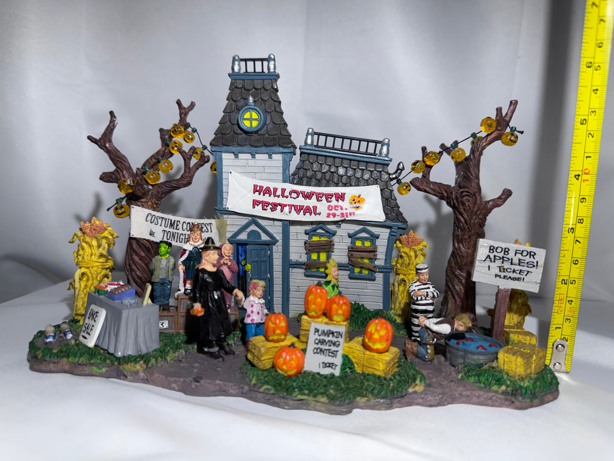Lemax Spooky Town Halloween Festival #43422 — 2004 Retired Table Accent