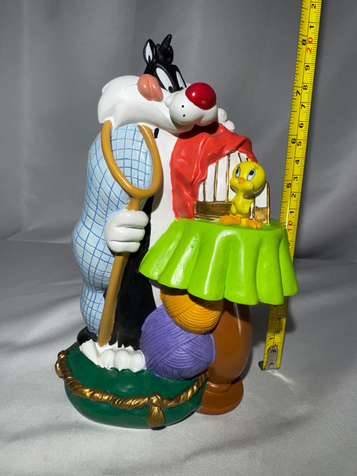 1997 Warner Bros Looney Tunes Sylvester Tweety Piggy Bank Resin Coin Bank 8” RARE
