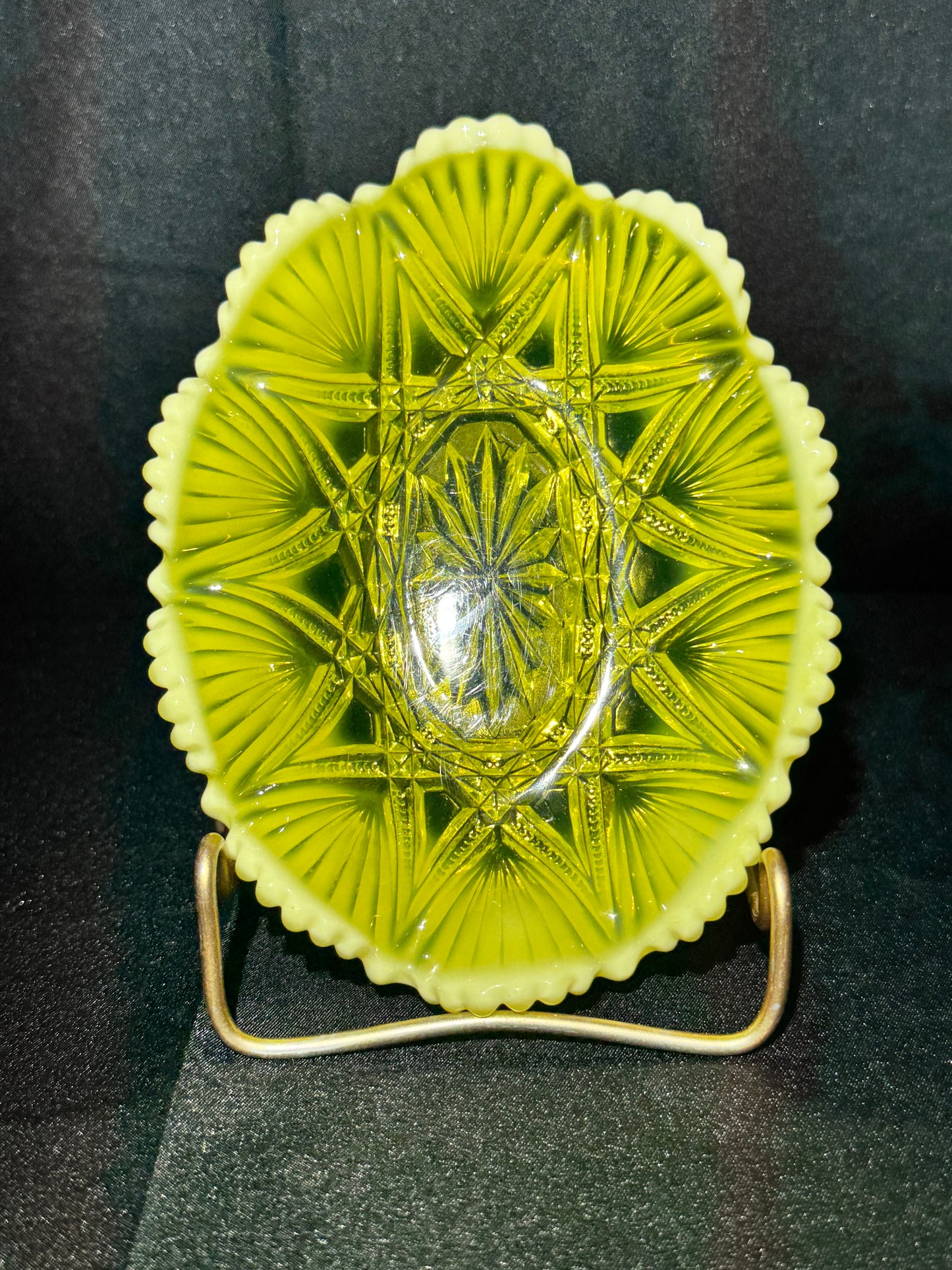 Uranium Davidson Primrose Pearline Glass 6”Bowl – EAPG