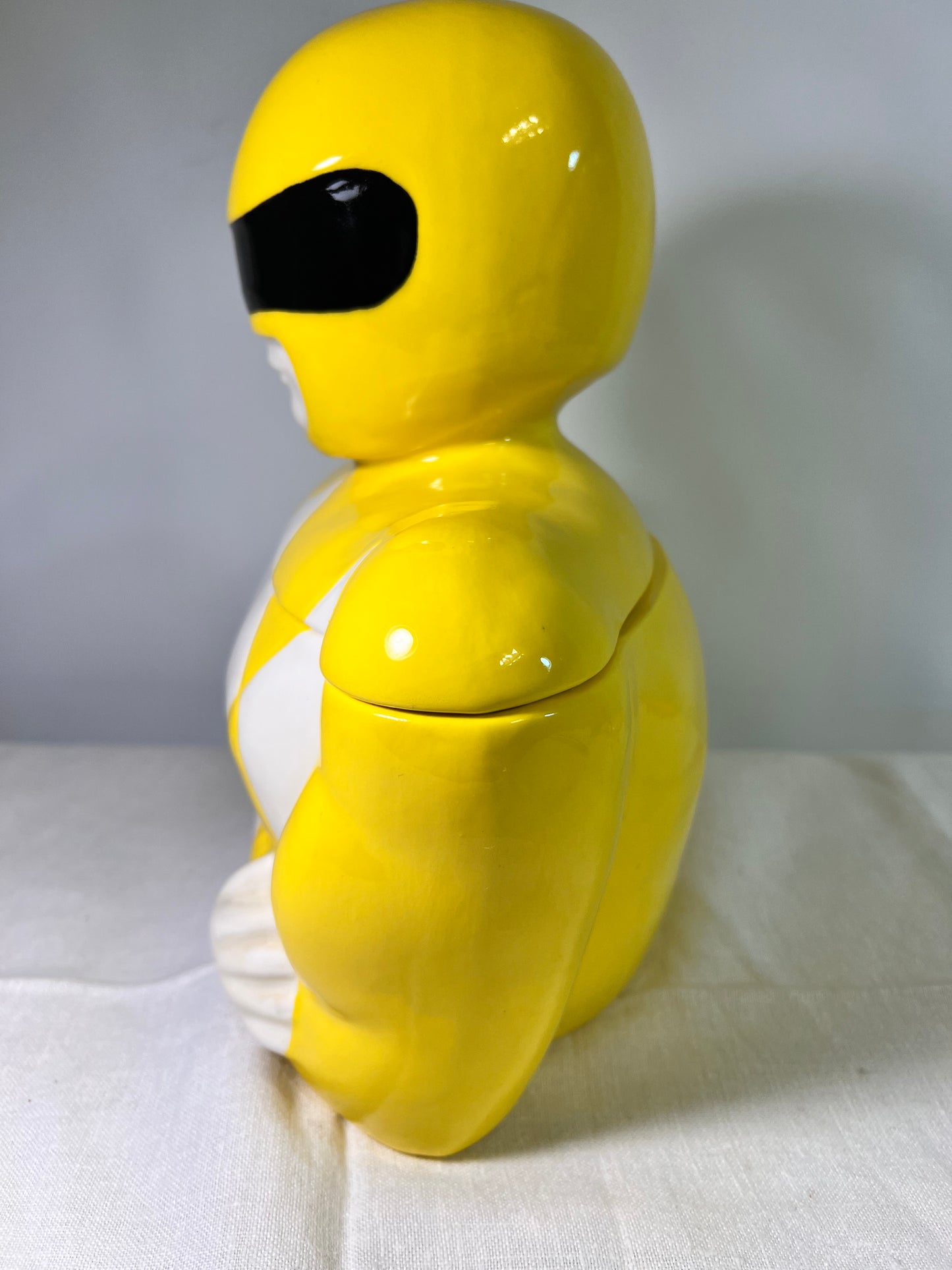 Power Rangers-cookie jars-yellow ranger