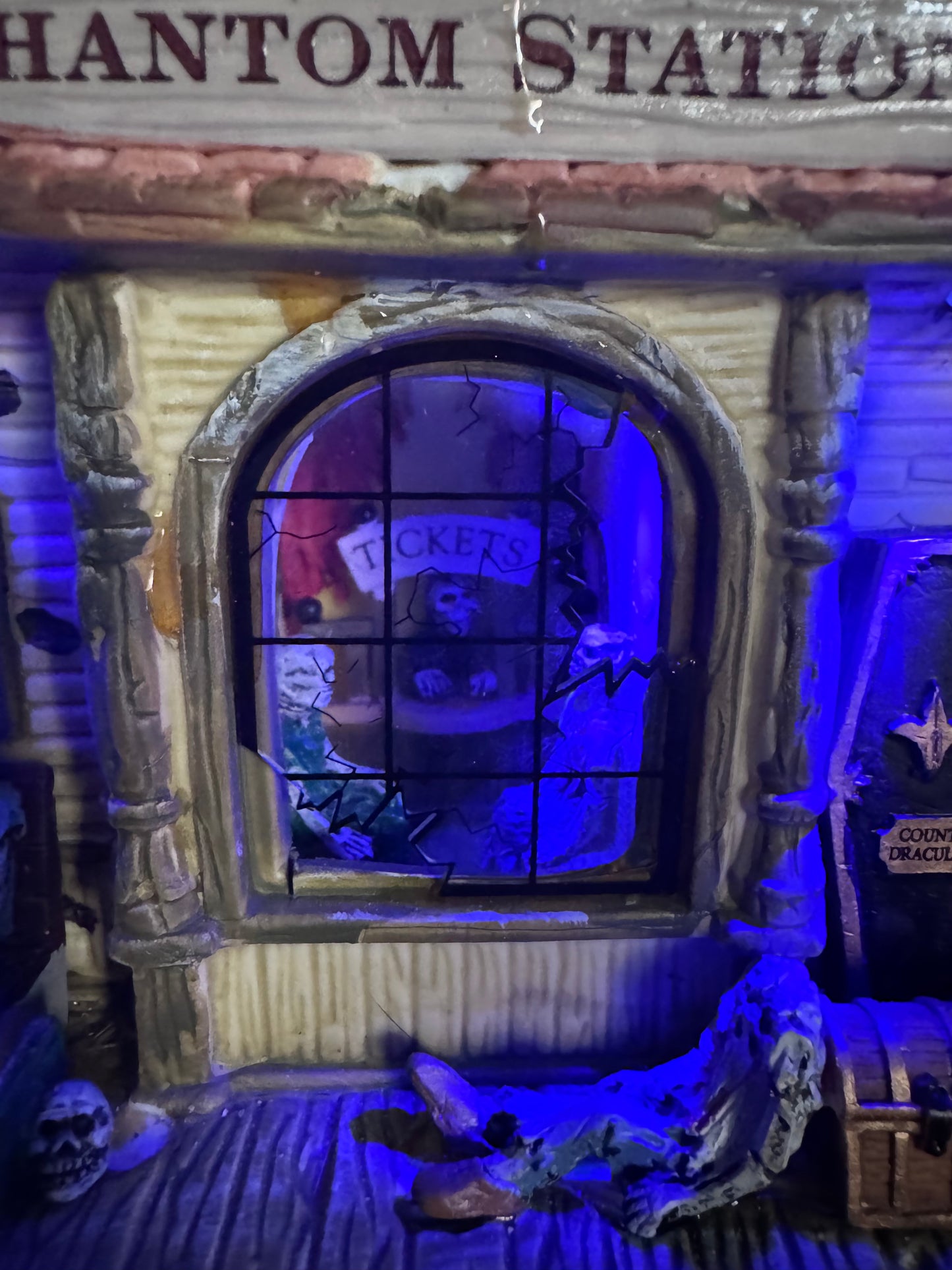 Lemax Spooky Town Phantom Station #85661 – 2008 – Retired 2015 – Haunted Halloween Village