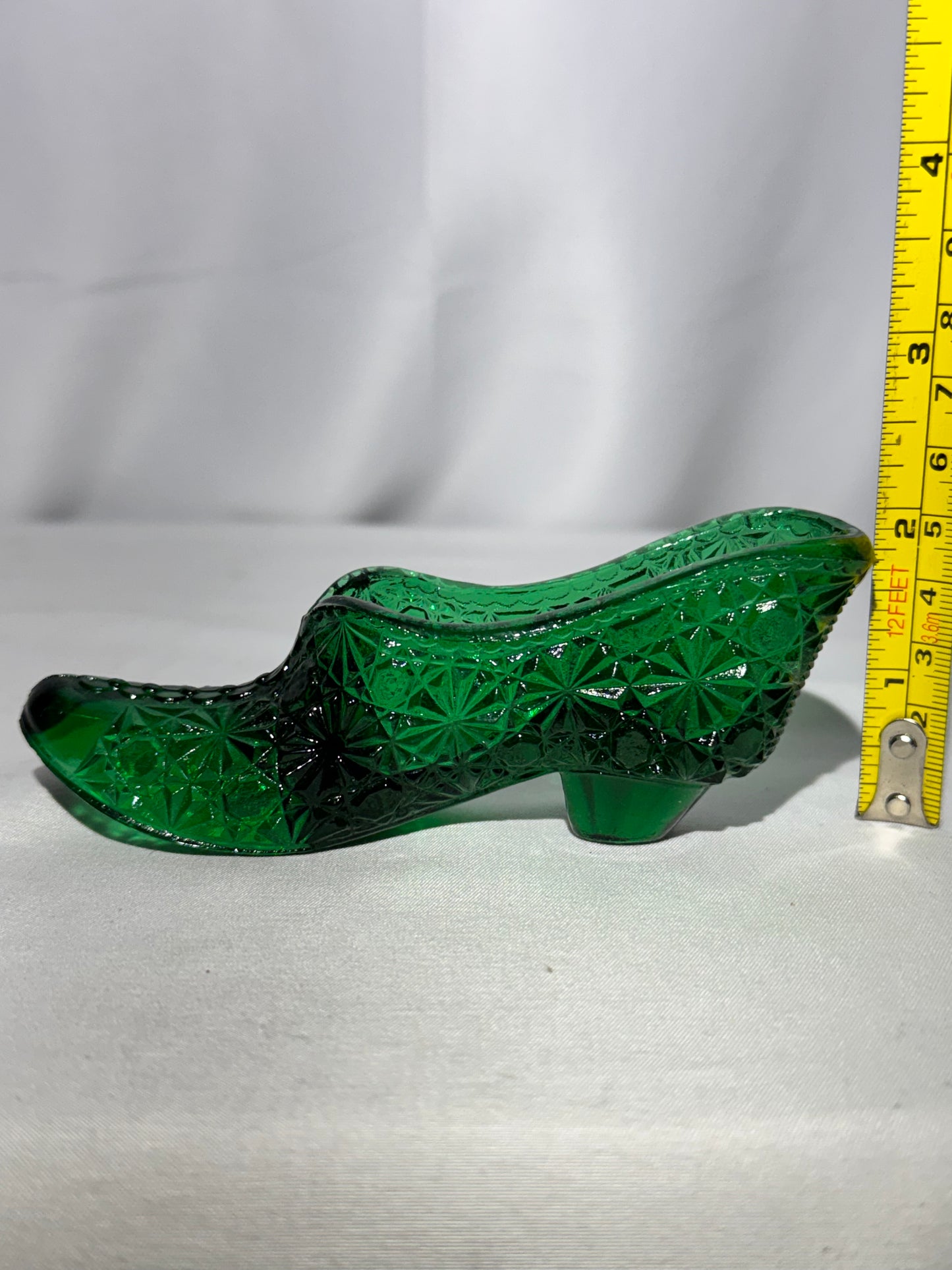 Fenton Art Glass Daisy & Button Slipper Figurine – Emerald / Forest Green