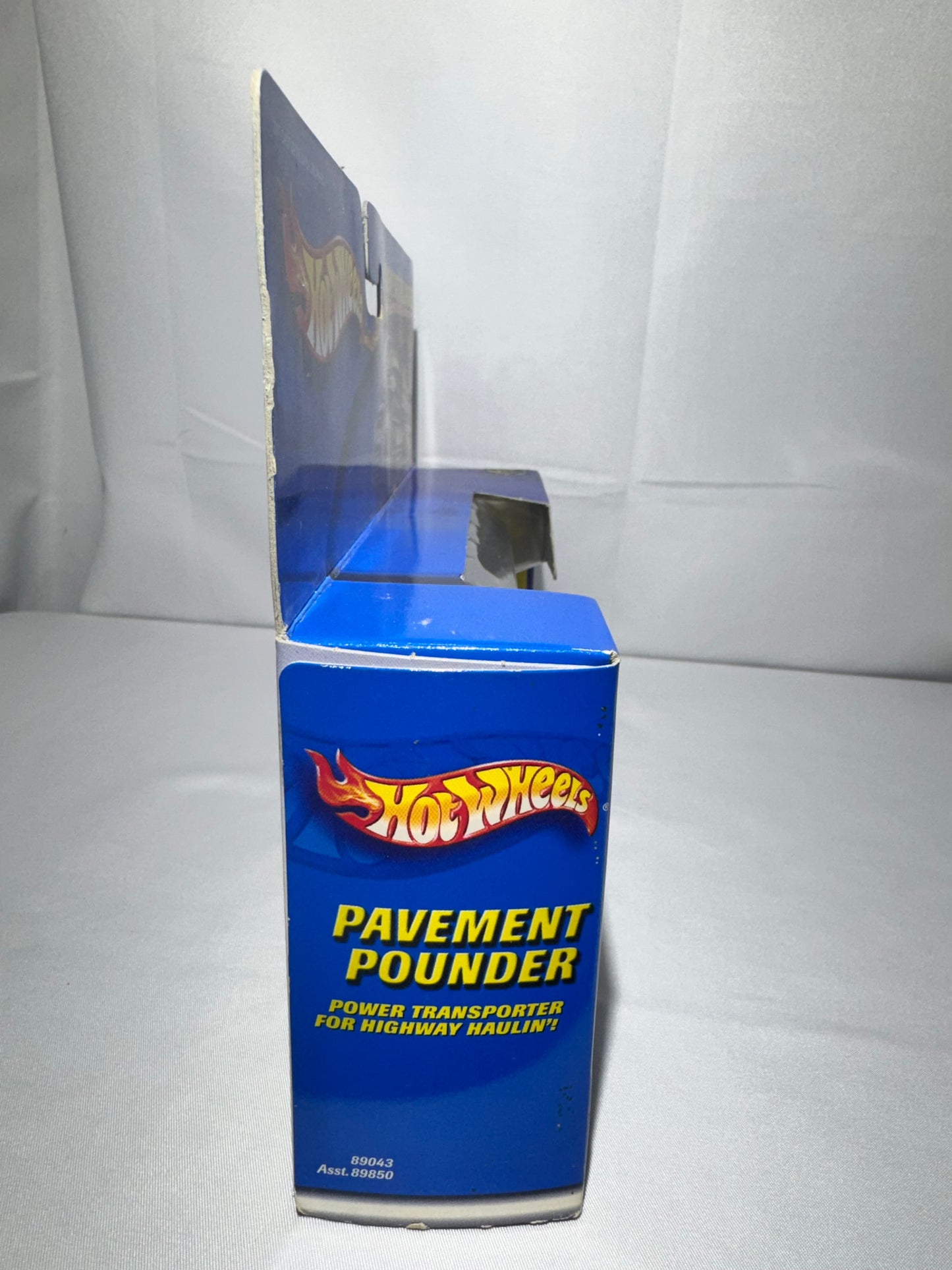 Hot Wheels Pavement Pounder – Road Pirates Racing (2001 Mattel)