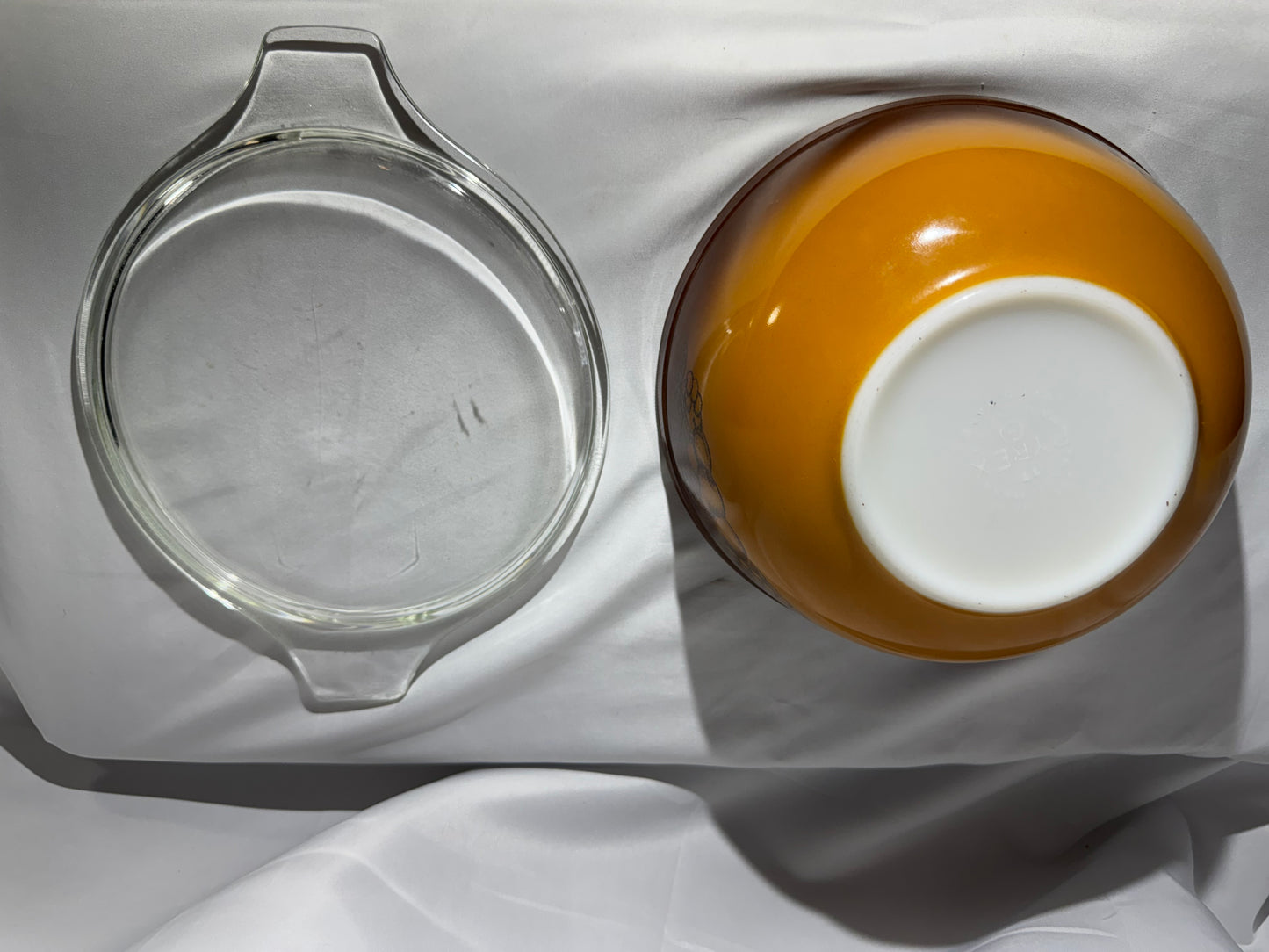 Vintage Pyrex Old Orchard 2 #403 2.5-Quart Mixing Bowls with 475-C26 Glass Lid