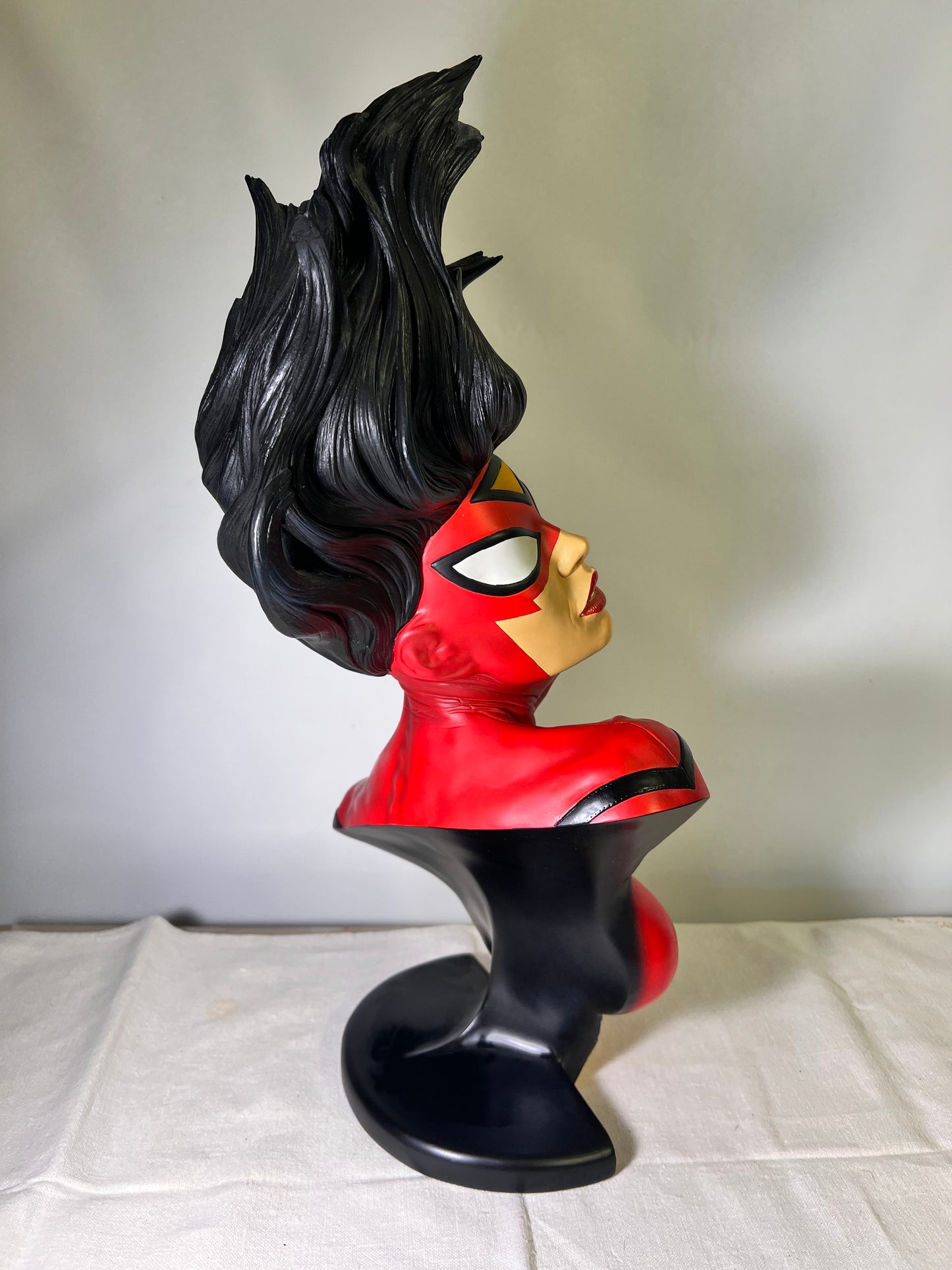 Spider Woman- Marvel- Sideshow Collectibles-66/200- with original box- 2010