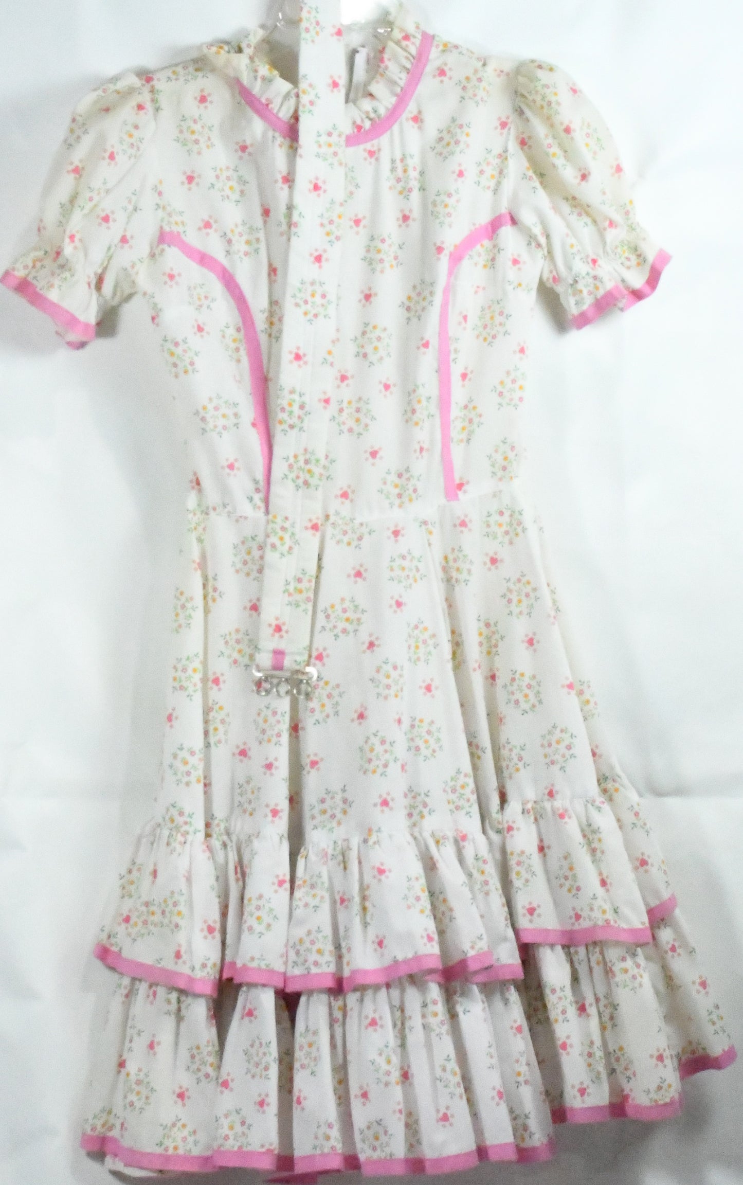 Kate Schorer-Womens Square Dancing Dress- Pink Flower pattern w/ matching belt- puff sleeves-70's