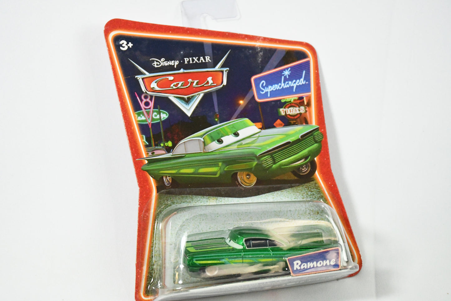 Disney- Pixar-Cars-Ramone-Supercharge-L5262 L0545
