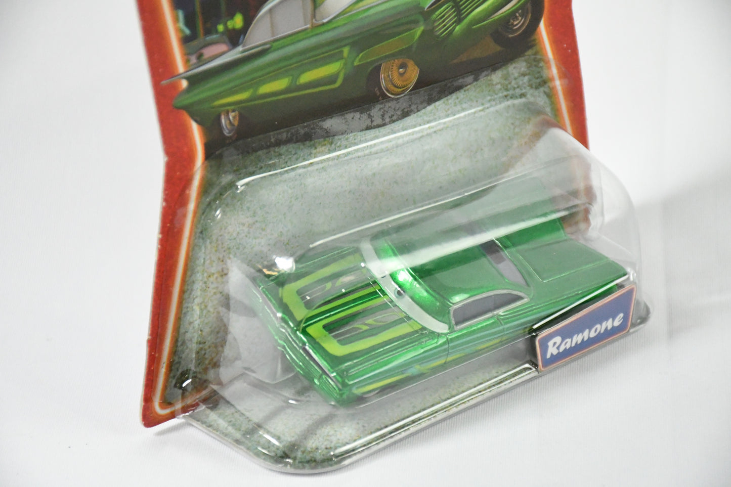 Disney- Pixar-Cars-Ramone-Supercharge-L5262 L0545