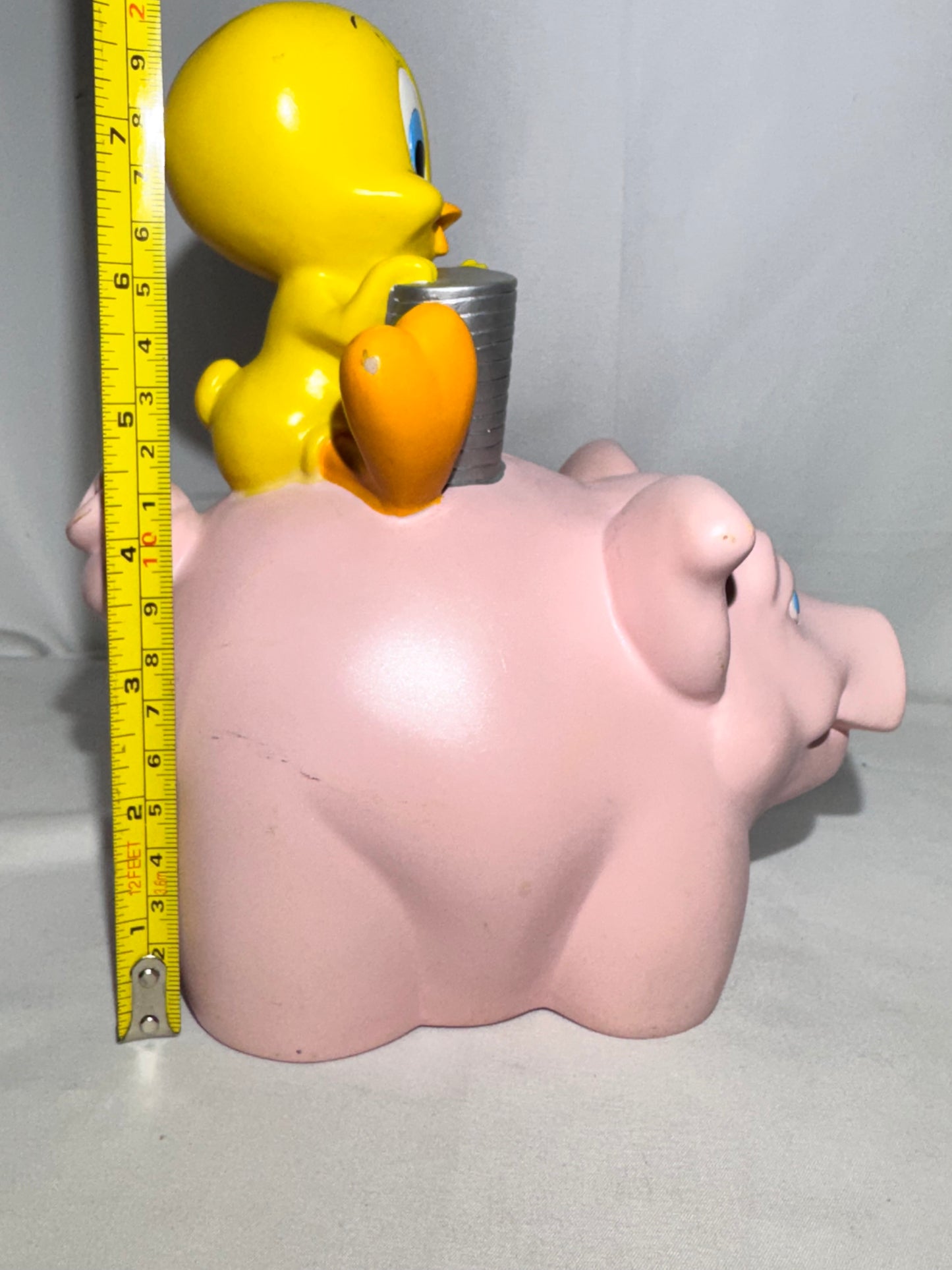 vintage 2000 Warner Brothers Looney Tunes Tweety Bird on pink pig piggy bank