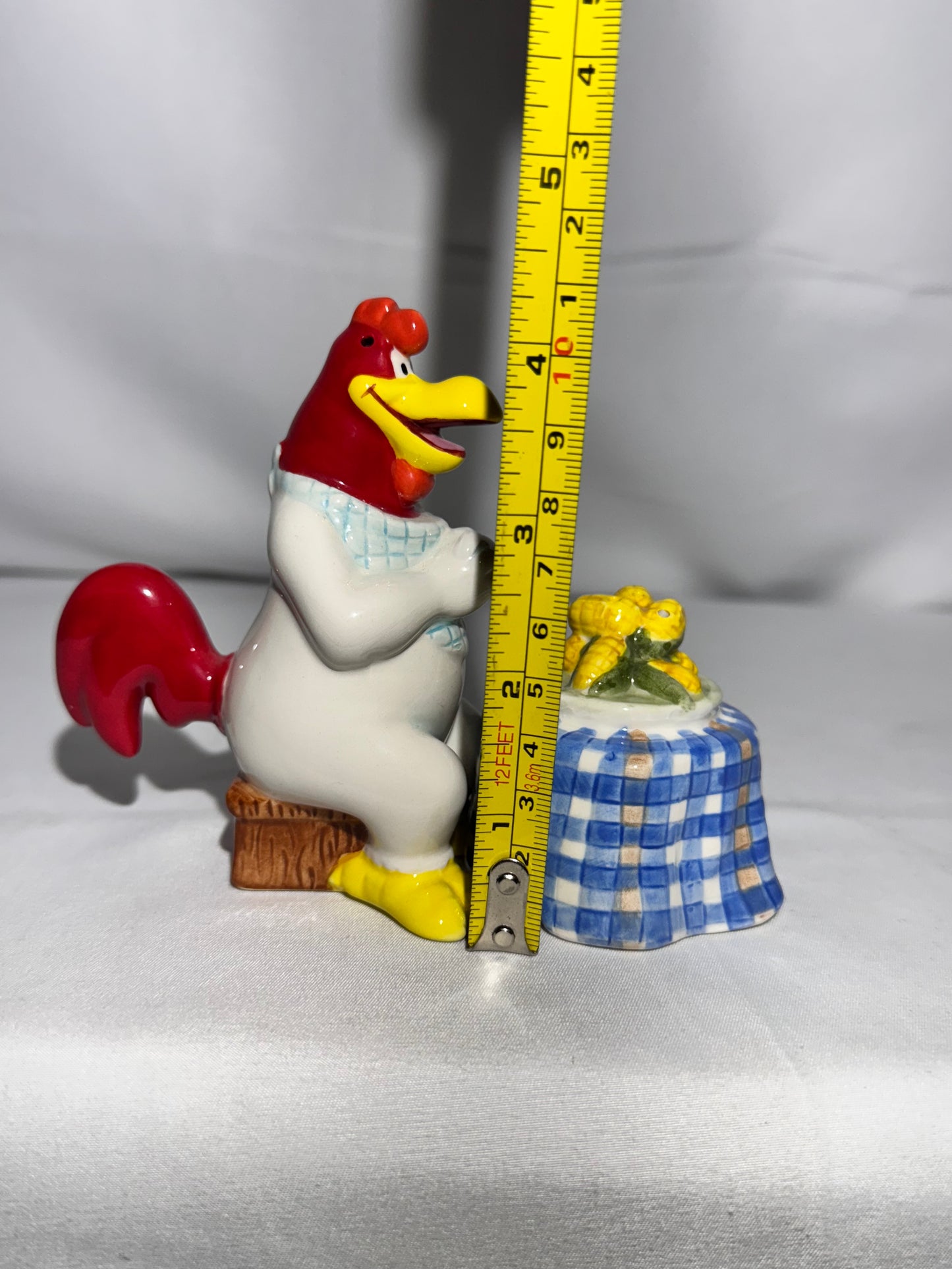 Looney Tunes Warner Brothers Foghorn Leghorn Magnetic Salt & Pepper Shakers – With Stoppers