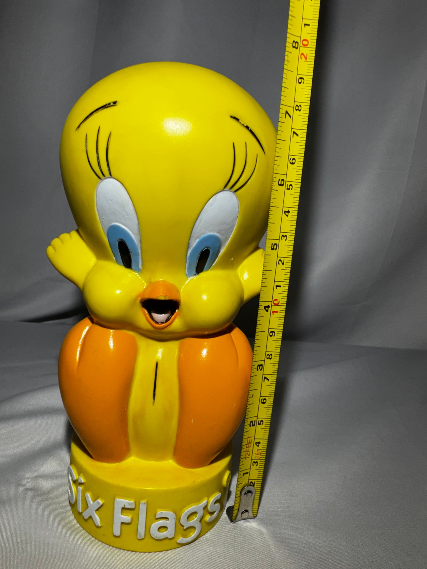 1996 Six Flags Warner Bros Tweety Bird Piggy Bank Resin Plastic Coin Bank 7.5β Vintage