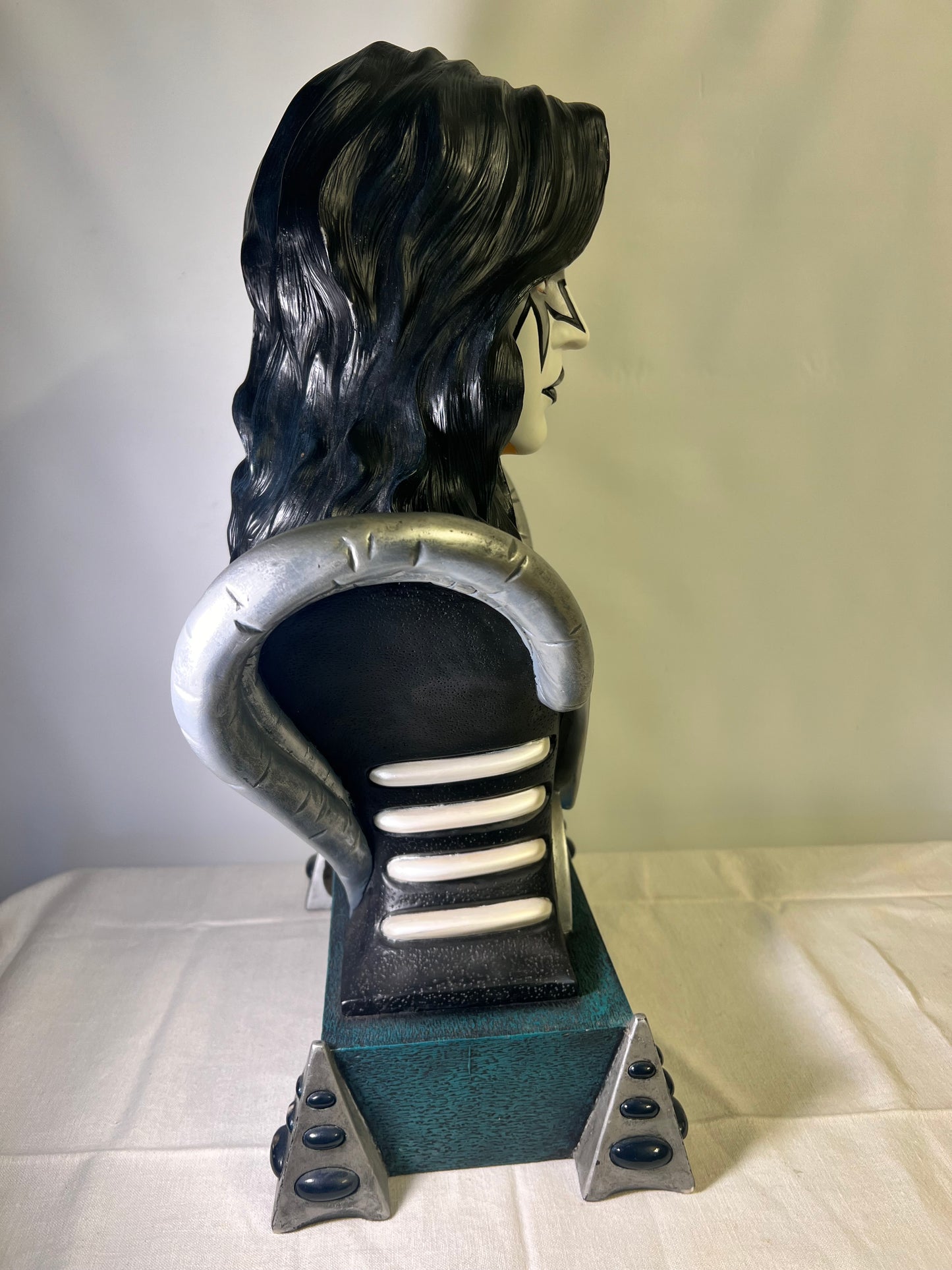Rare- KISS - set of 4 Bust- 1999 Licensed arranged by Signatures Superstars-