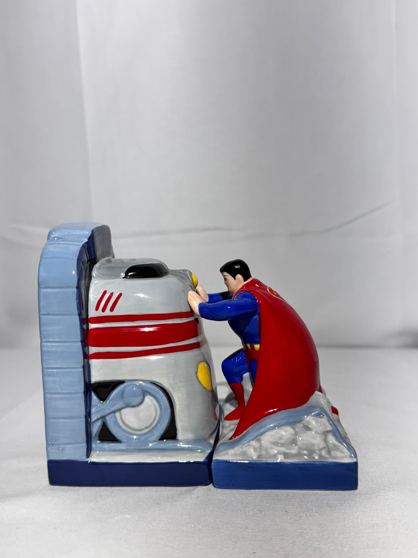 Superman - Salt and pepper shakers- Warner Brothers- DC Comics -1999