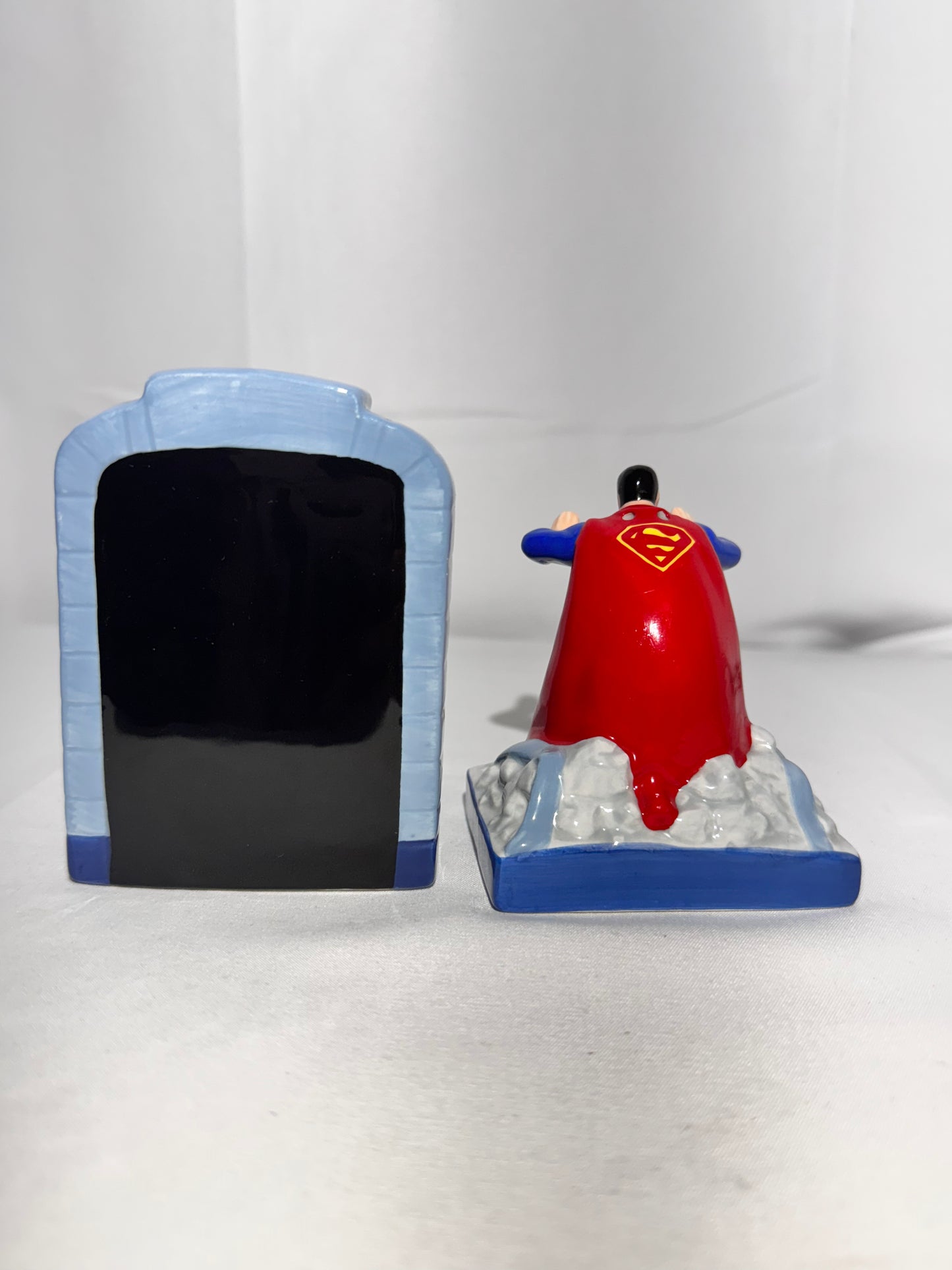 Superman - Salt and pepper shakers- Warner Brothers- DC Comics -1999
