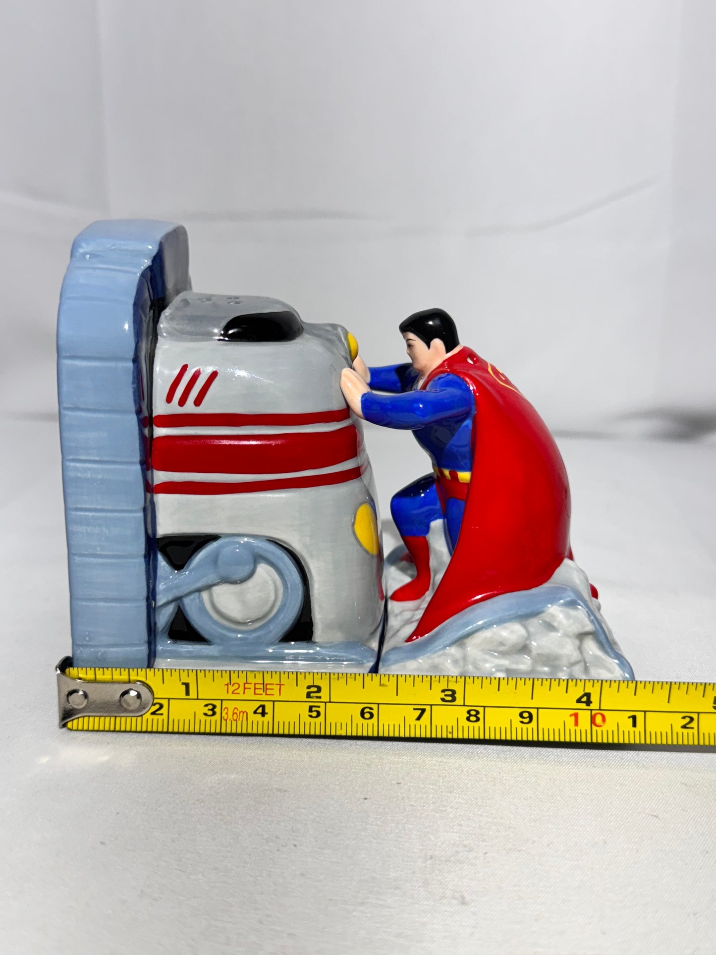 Superman - Salt and pepper shakers- Warner Brothers- DC Comics -1999