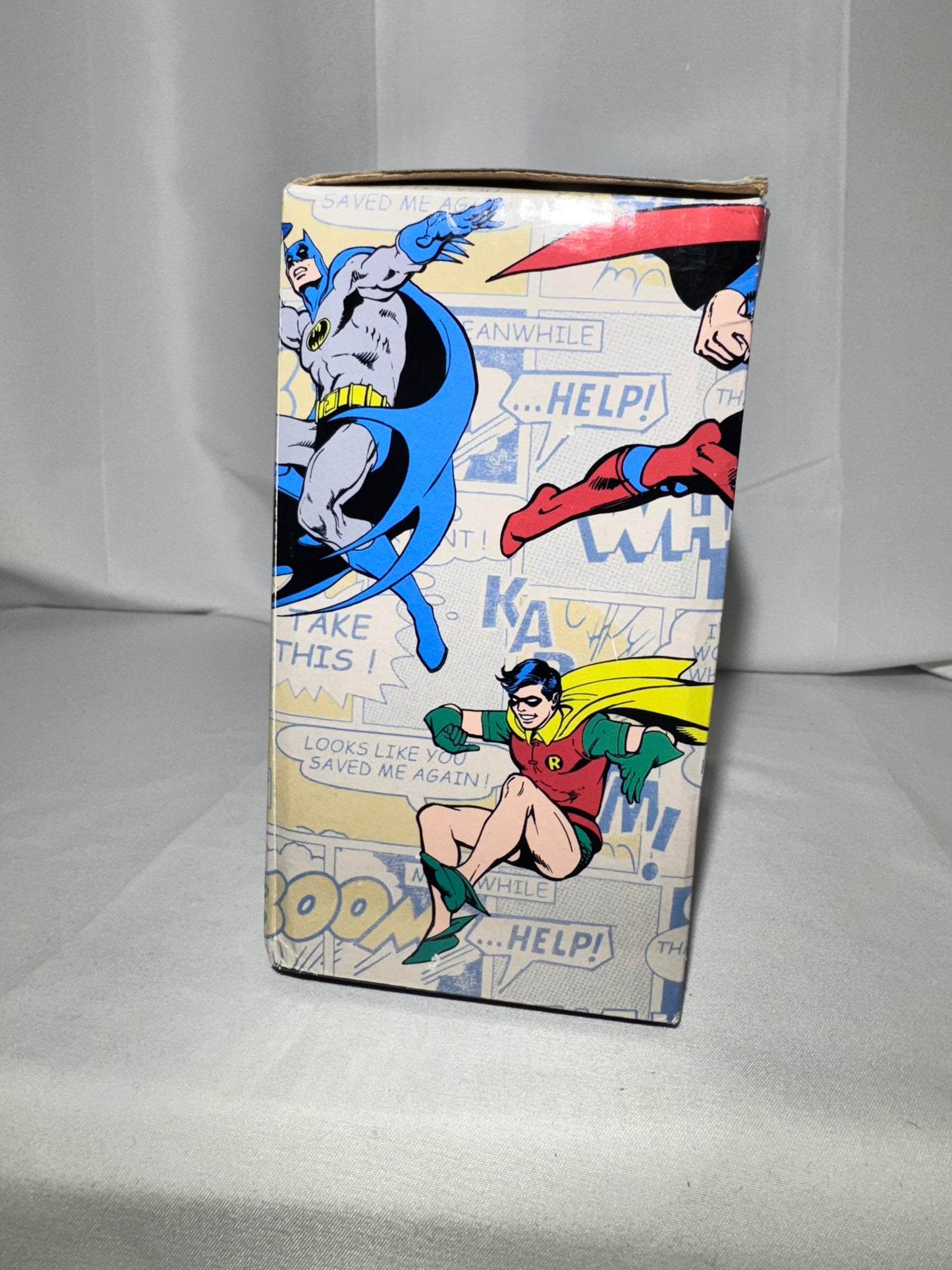 Superman and Wonder Woman-magnetic salt and pepper shakers-DC comics-Warner Brothers