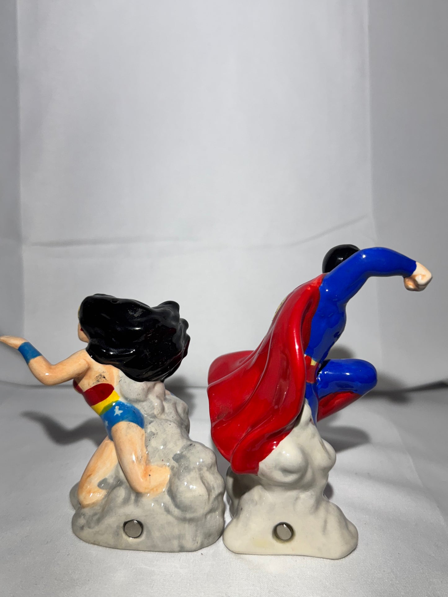 Superman and Wonder Woman-magnetic salt and pepper shakers-DC comics-Warner Brothers