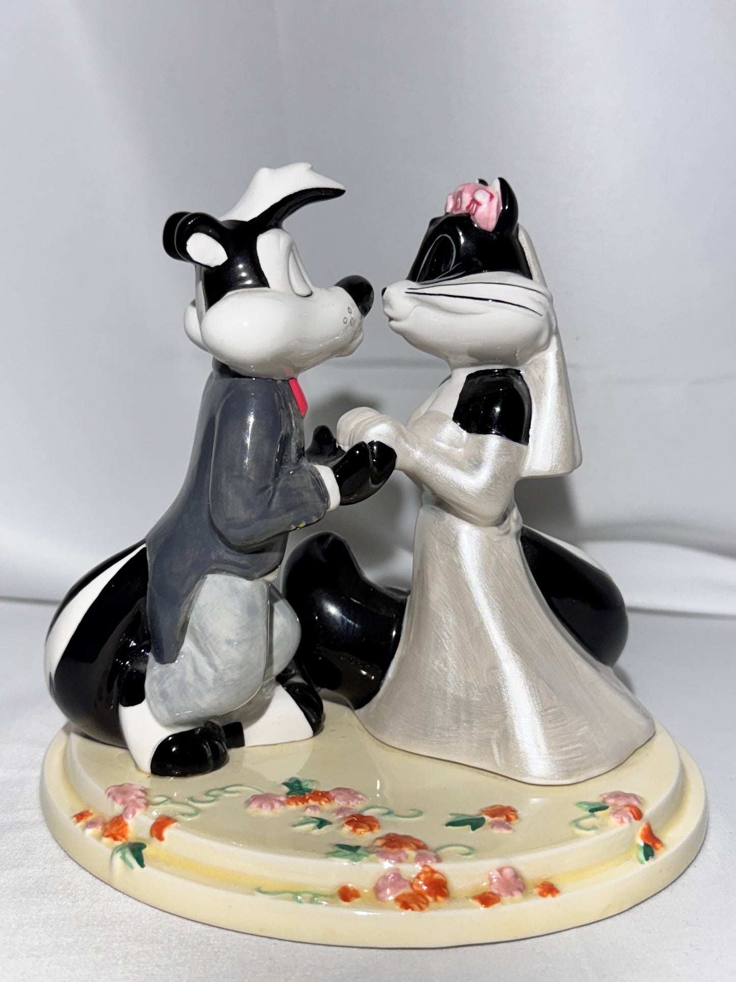 Pepe Le Pew and Penelope-Wedding cake topper-Warner Brothers-Looney Tunes-1999
