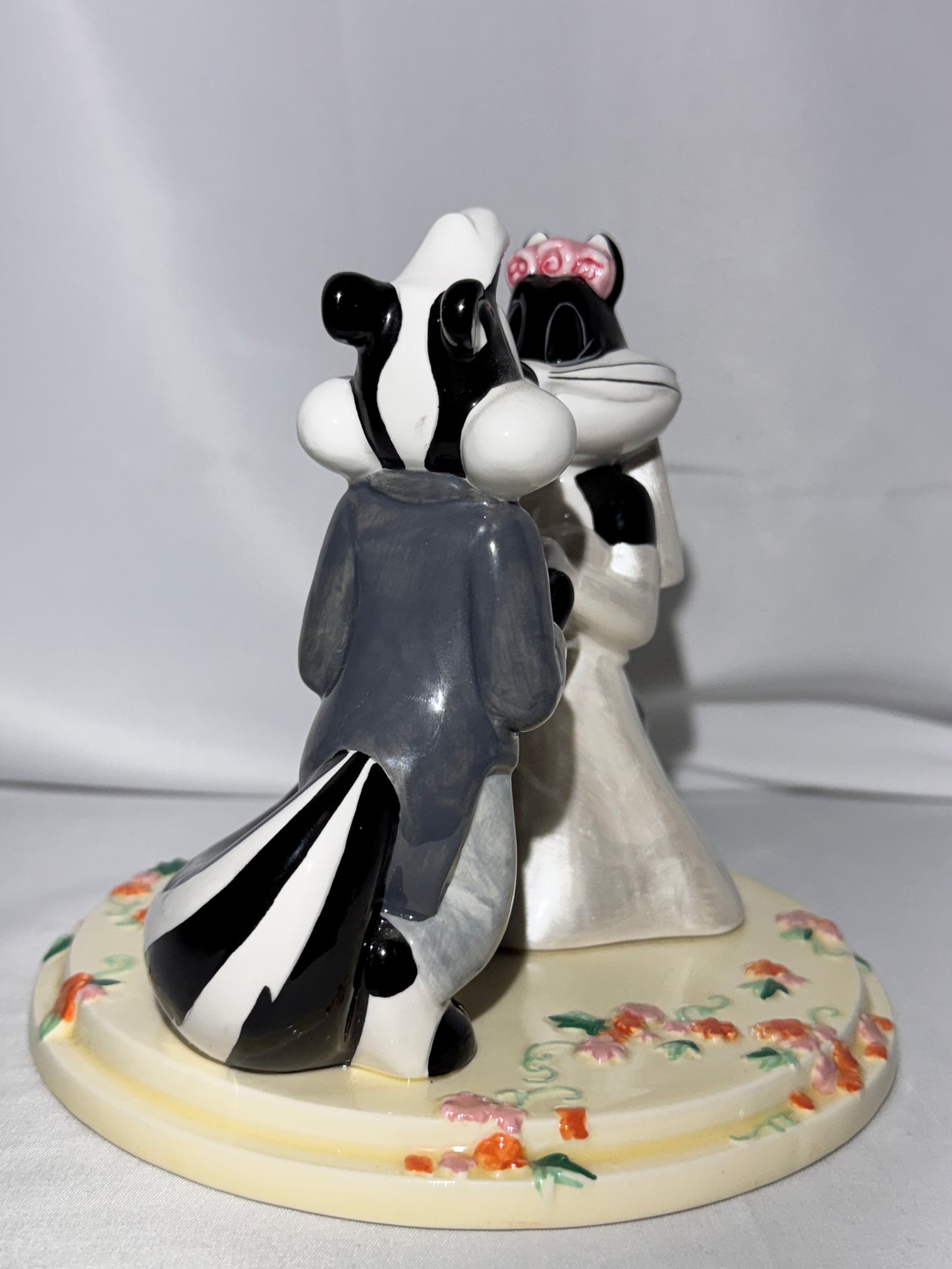 Pepe Le Pew and Penelope-Wedding cake topper-Warner Brothers-Looney Tunes-1999