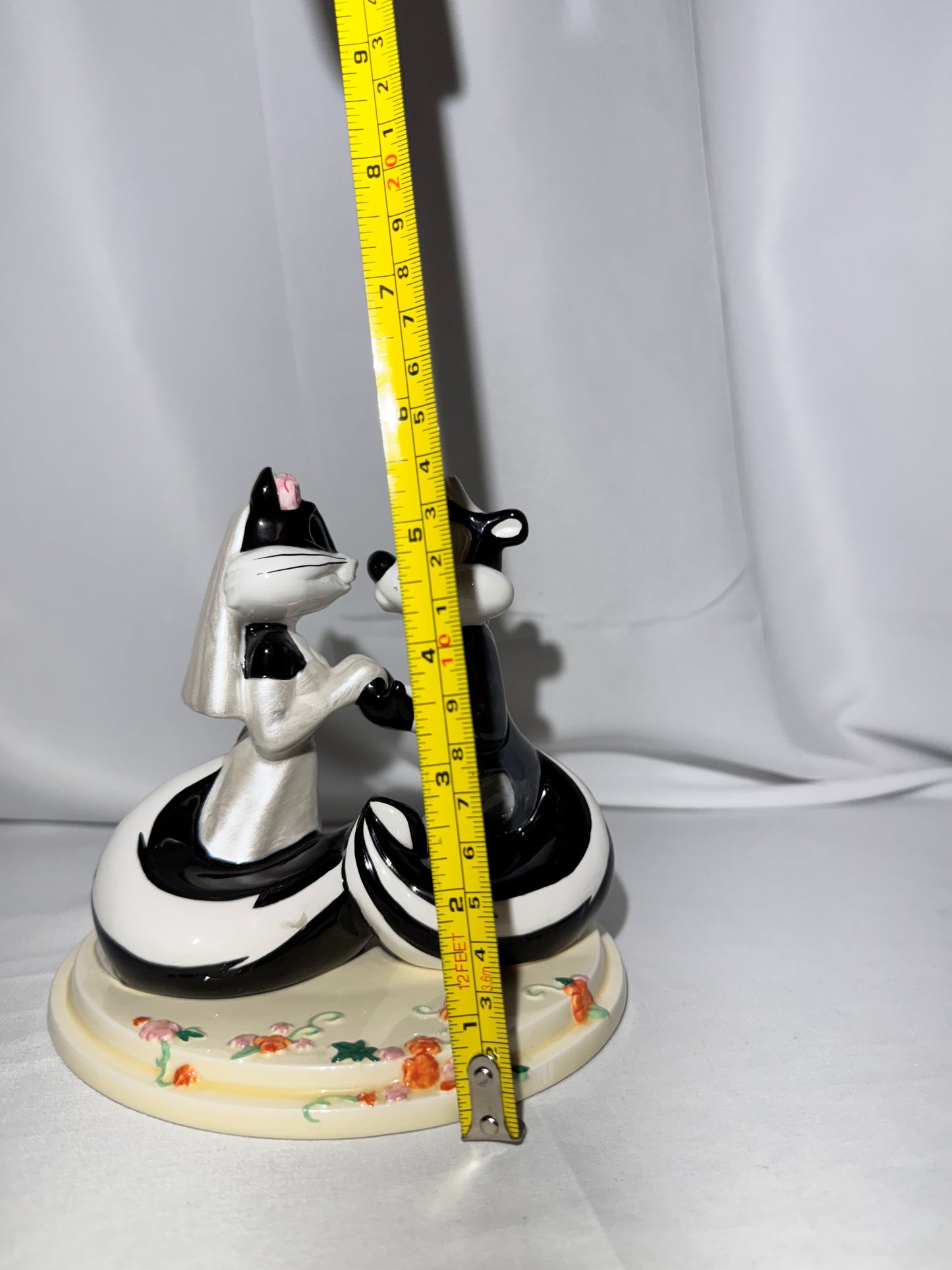 Pepe Le Pew and Penelope-Wedding cake topper-Warner Brothers-Looney Tunes-1999