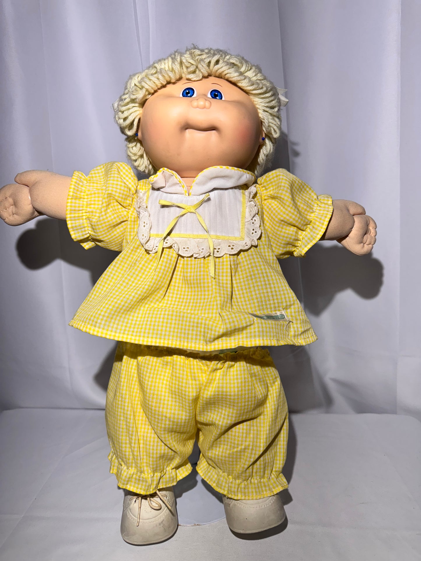 Cabbage Patch Kids -17” Doll - Leana Shana -Birth Certificate and Adoption papers-Xavier Roberts 85- blonde with blue eyes