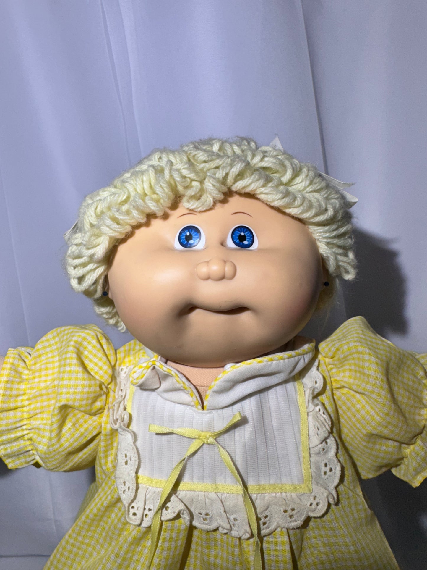 Cabbage Patch Kids -17” Doll - Leana Shana -Birth Certificate and Adoption papers-Xavier Roberts 85- blonde with blue eyes