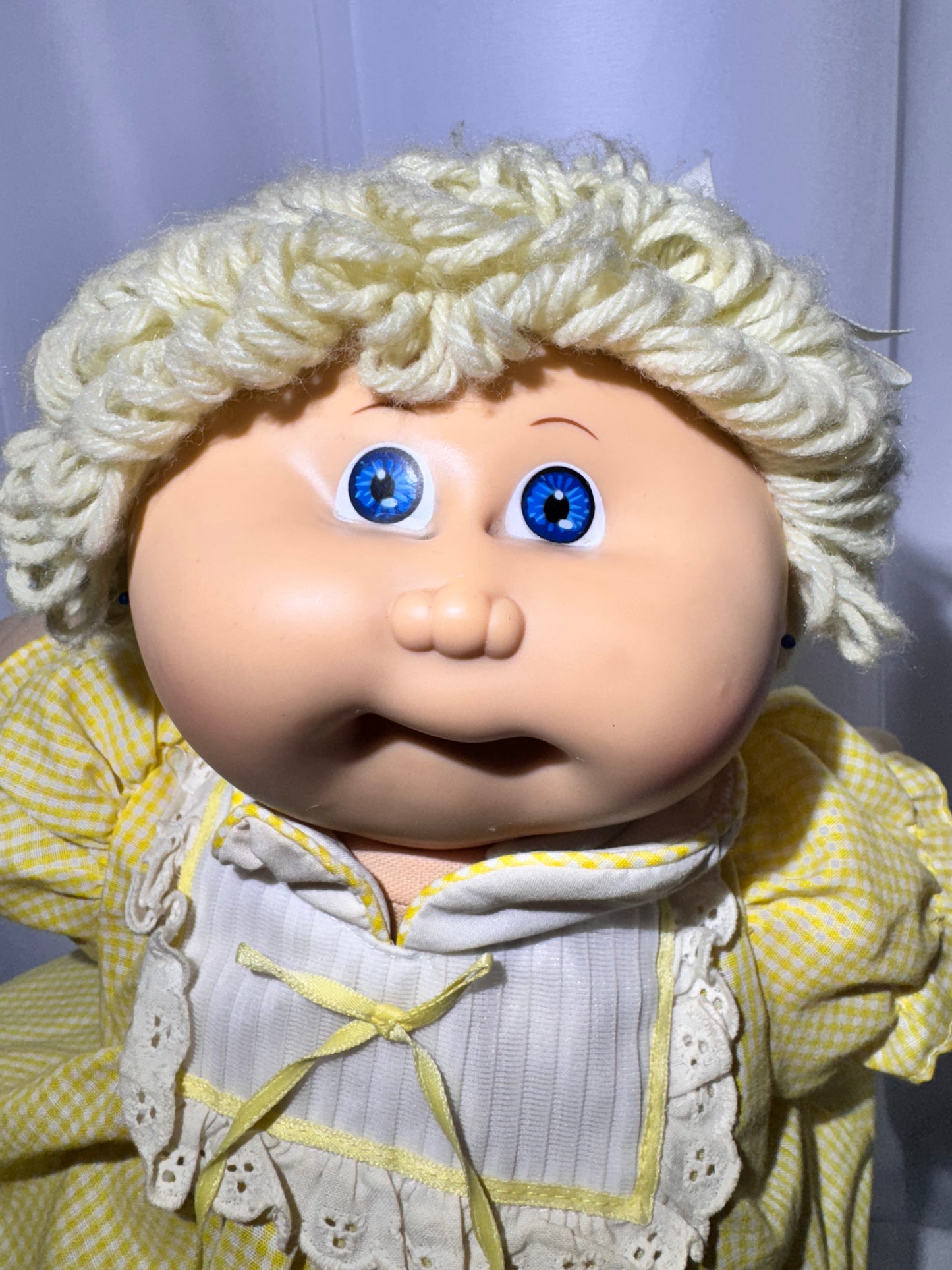Cabbage Patch Kids -17” Doll - Leana Shana -Birth Certificate and Adoption papers-Xavier Roberts 85- blonde with blue eyes