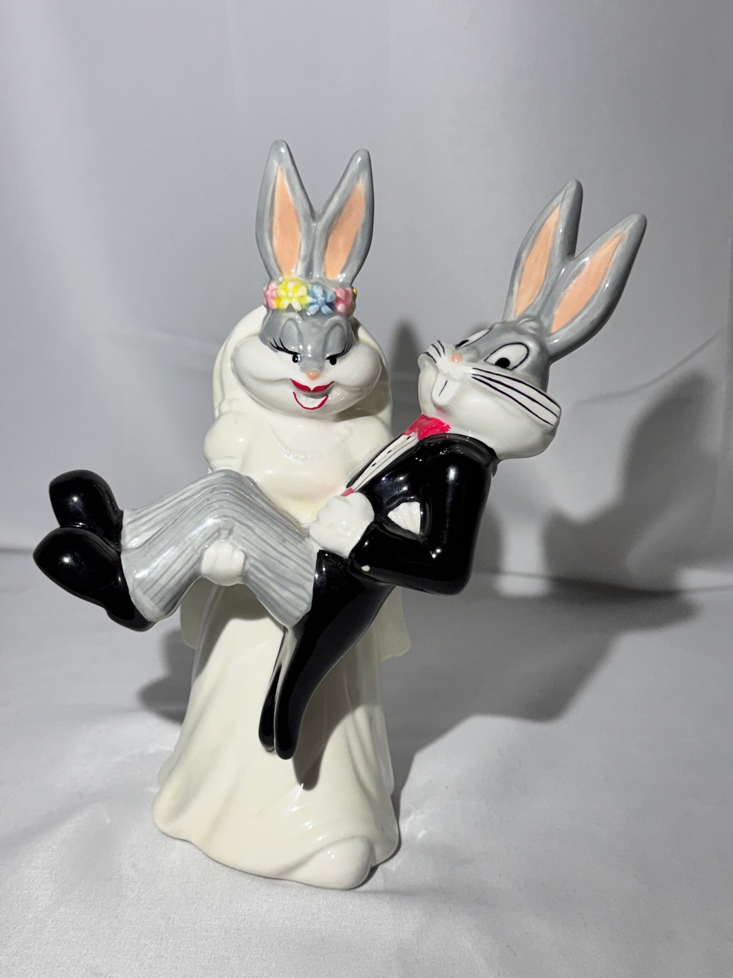 Bugs Bunny and Lola bunny- Ceramic Figurine- Wedding- Bride and Groom- 1995 - Warner Brothers - Looney Tunes