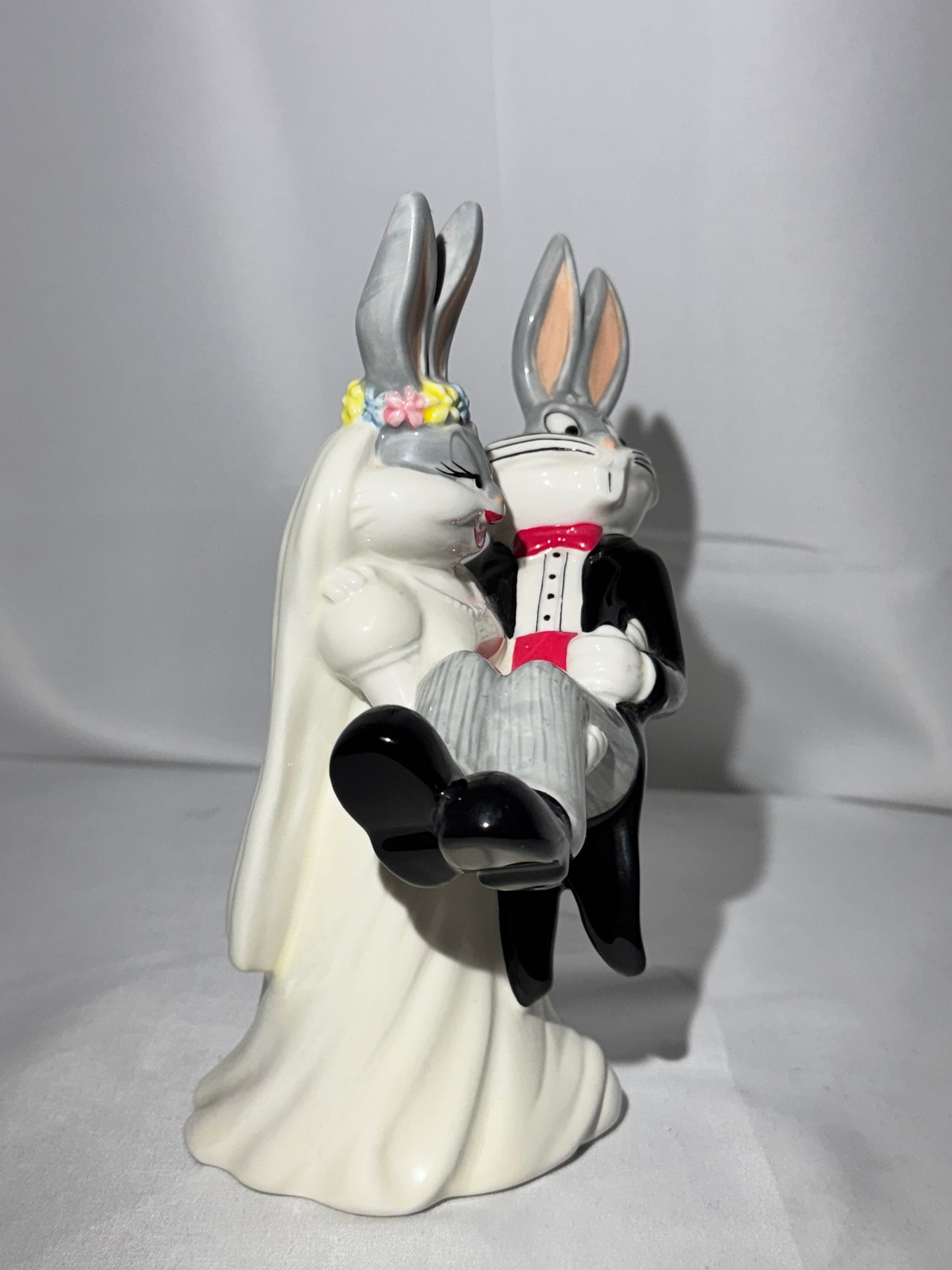 Bugs Bunny and Lola bunny- Ceramic Figurine- Wedding- Bride and Groom- 1995 - Warner Brothers - Looney Tunes