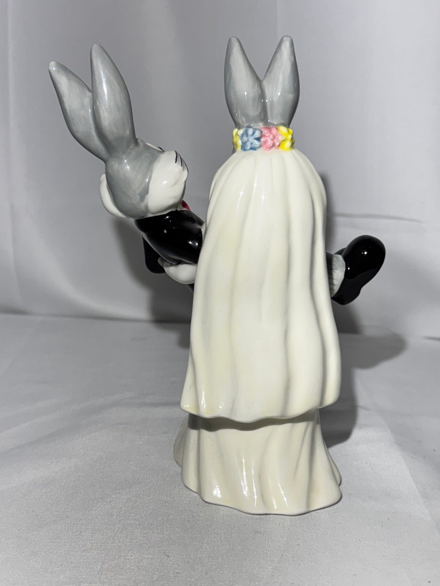 Bugs Bunny and Lola bunny- Ceramic Figurine- Wedding- Bride and Groom- 1995 - Warner Brothers - Looney Tunes