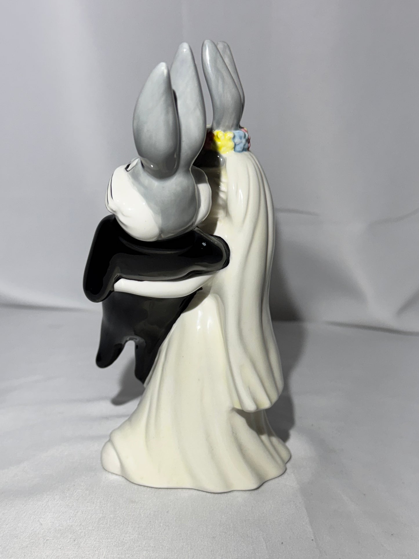 Bugs Bunny and Lola bunny- Ceramic Figurine- Wedding- Bride and Groom- 1995 - Warner Brothers - Looney Tunes