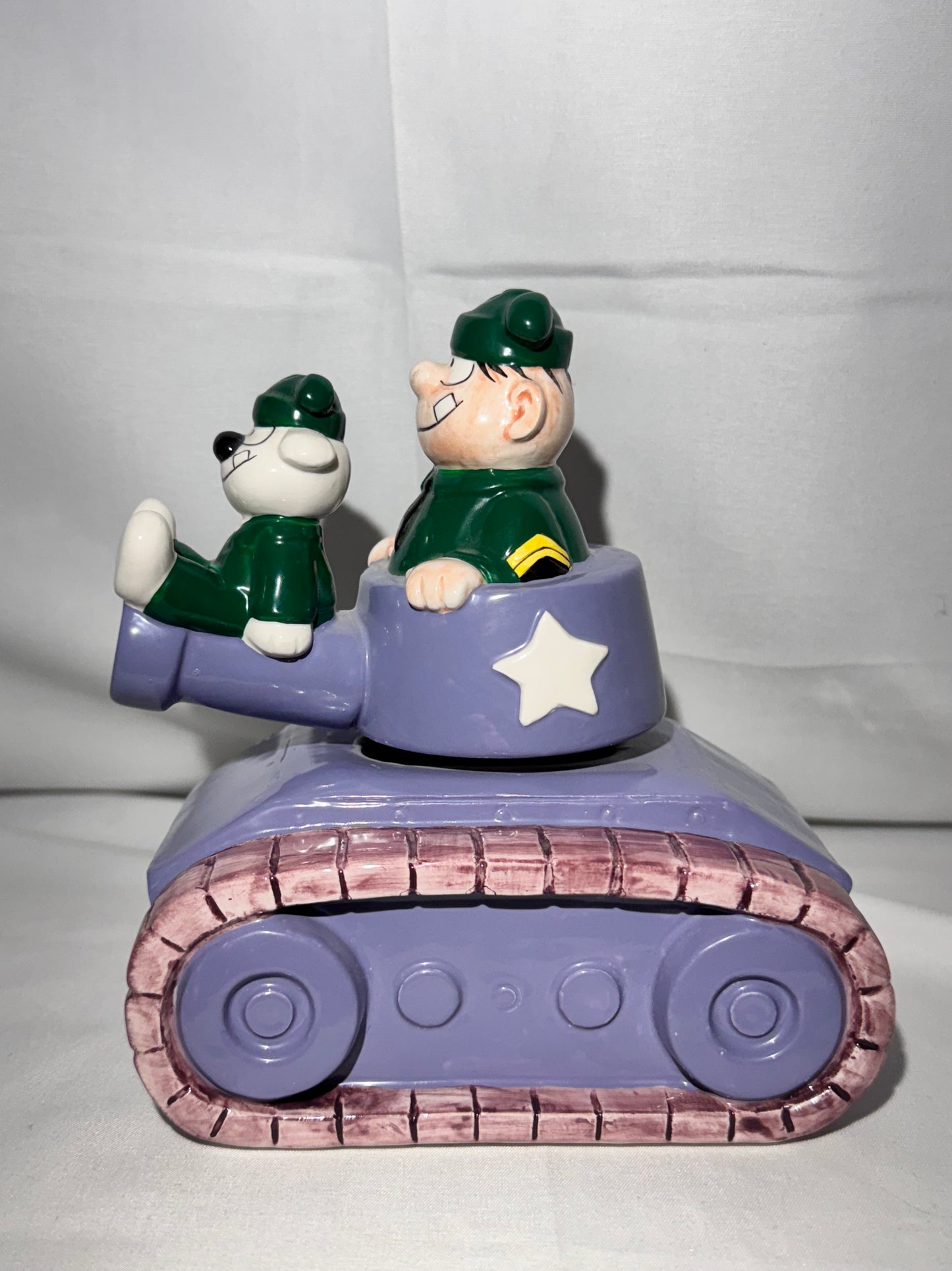 Beatle Bailey - ceramic music box-Sergeant Snorkel and his dog Otto ride in a tank - The Star Spangled Banner - Enesco - Comic -item number 686522
