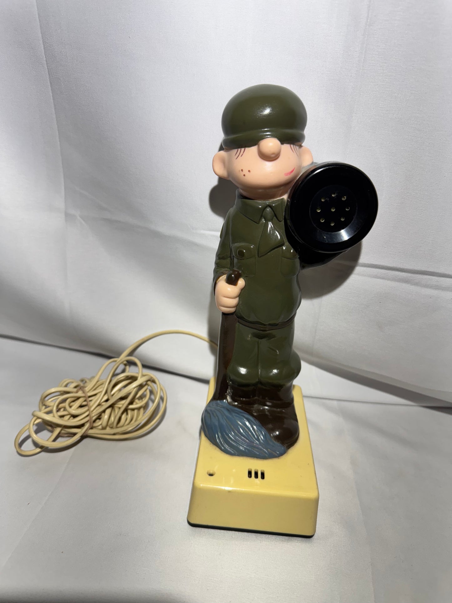 Beetle Bailey-comics- Telephone - landline- 1982
