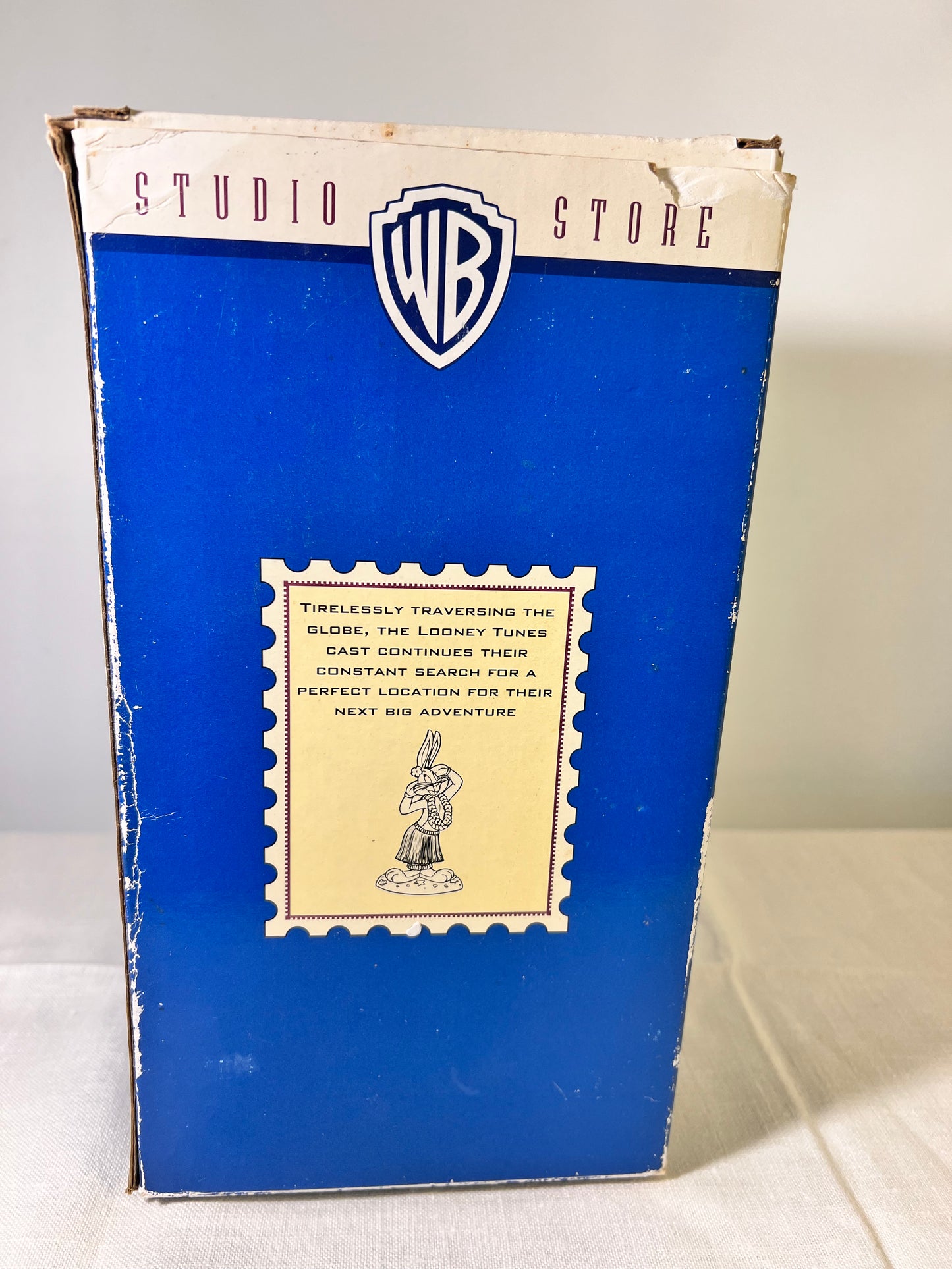 6” Bugs Bunny Hawaii Hula Hip Doll- On Location Around the World- Warner Brothers-1996- Bobblehead