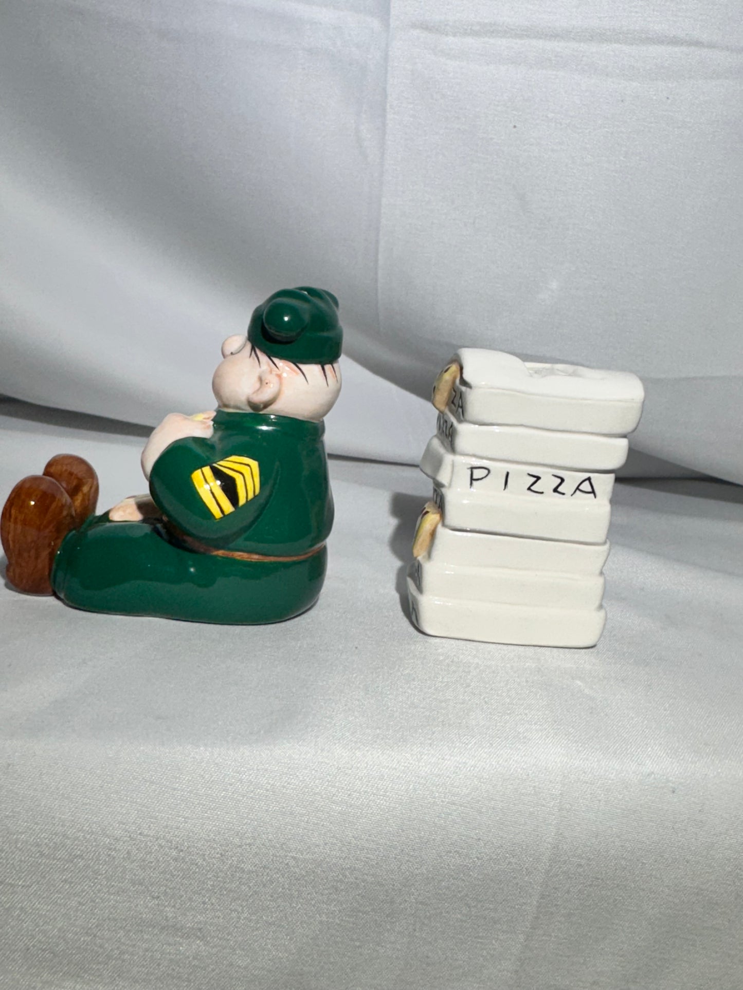 Beetle Bailey - Salt and Pepper Shakers - Sarge and pizza- item number 686514